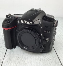 NIKON Nikon D7000 Camera Body No Charger Shutter Count 4950 Used Good