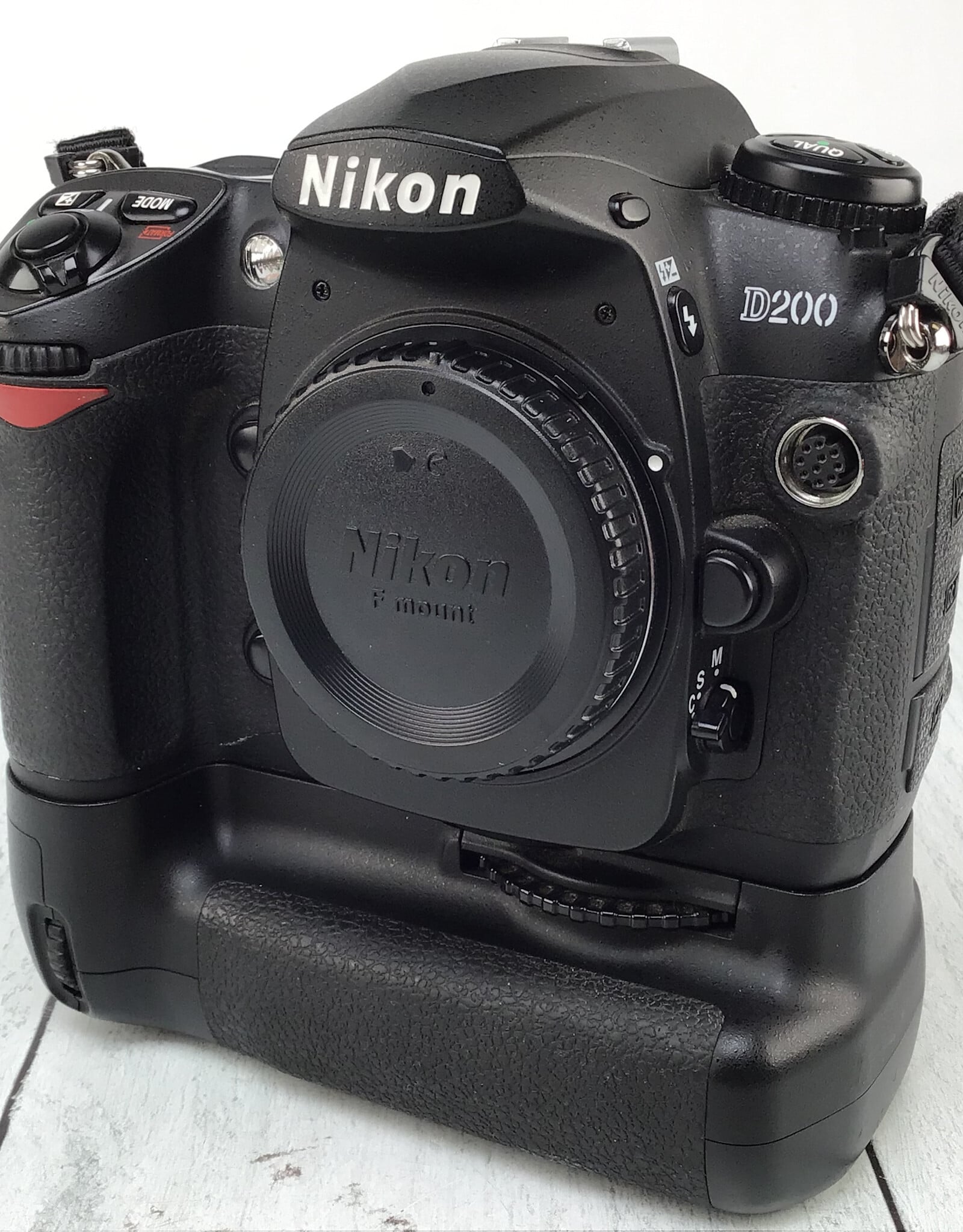 NIKON Nikon D200 Camera w/ MB-D200 Grip Used Good