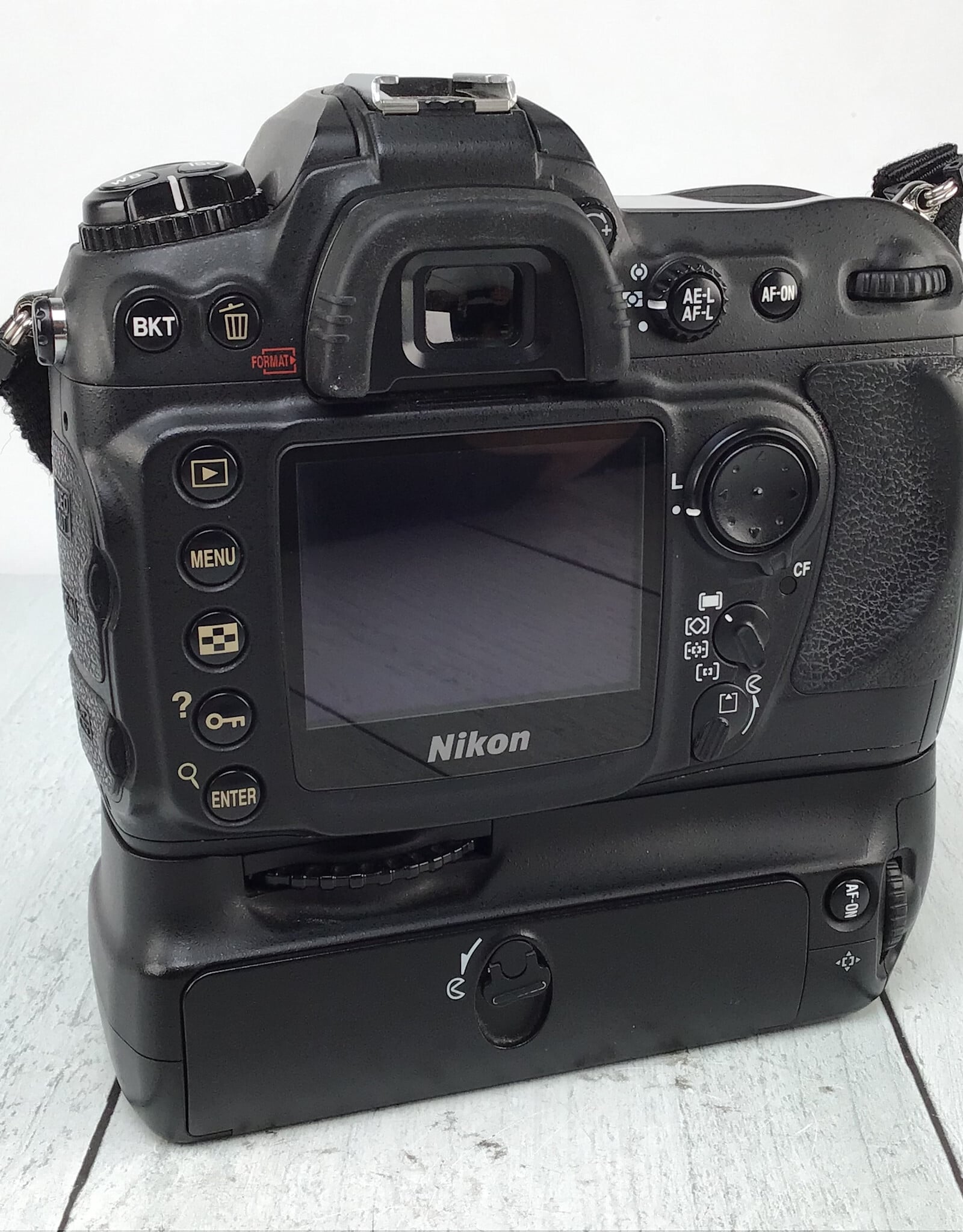 NIKON Nikon D200 Camera w/ MB-D200 Grip Used Good