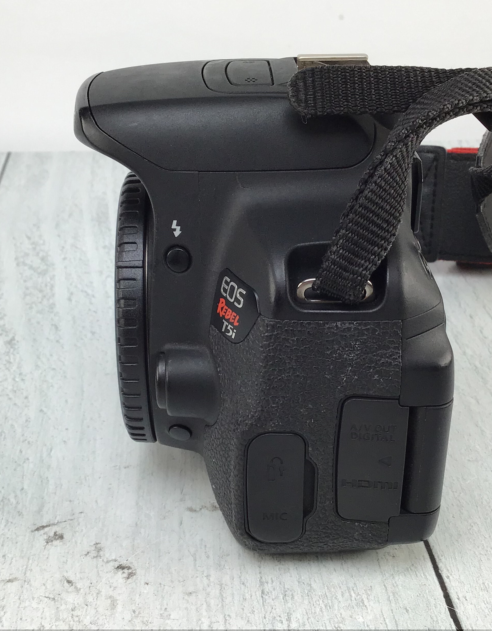 CANON Canon EOS T5i Camera Body Used Good