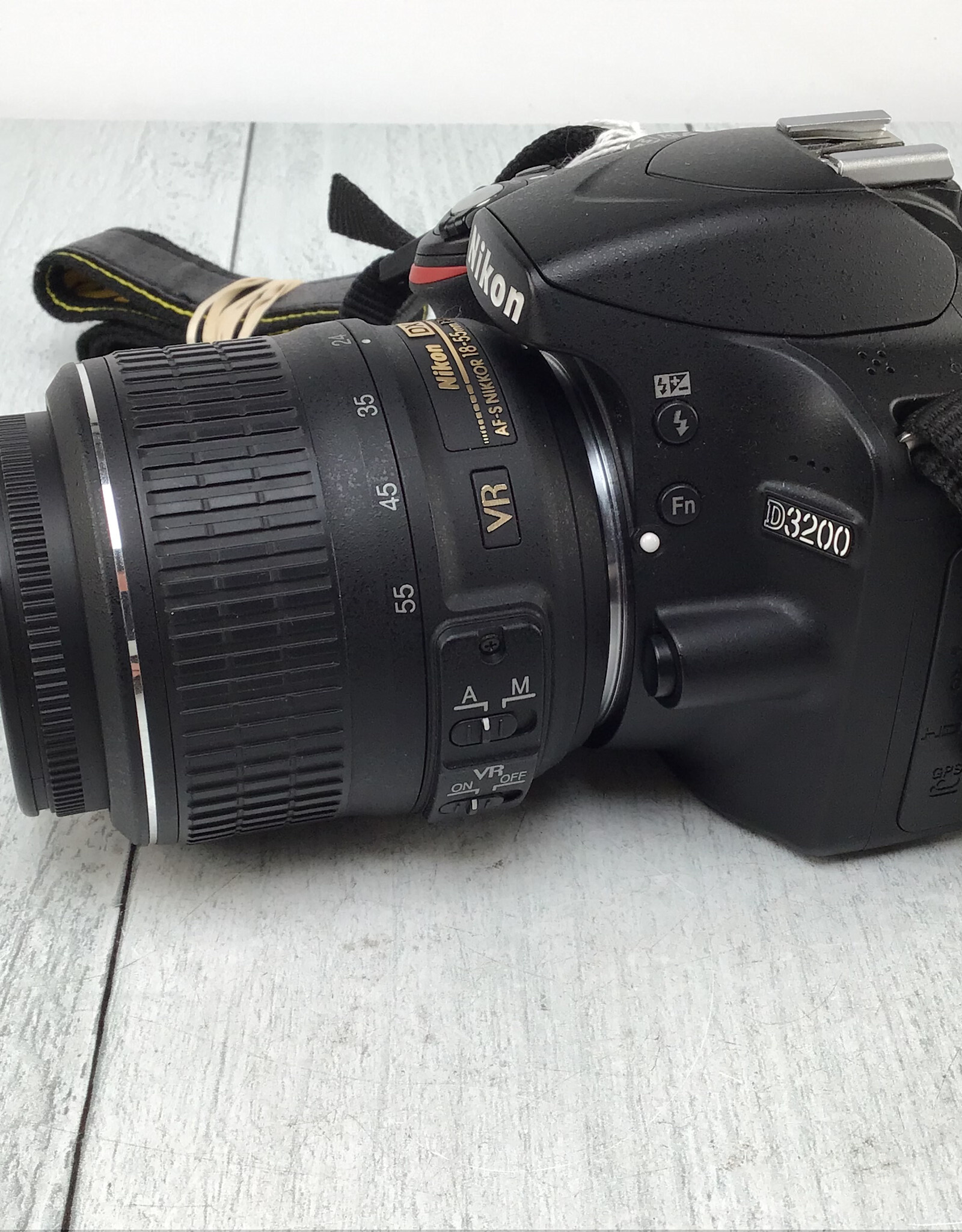 NIKON Nikon D3200 w/18-55mm  Camera Used Good