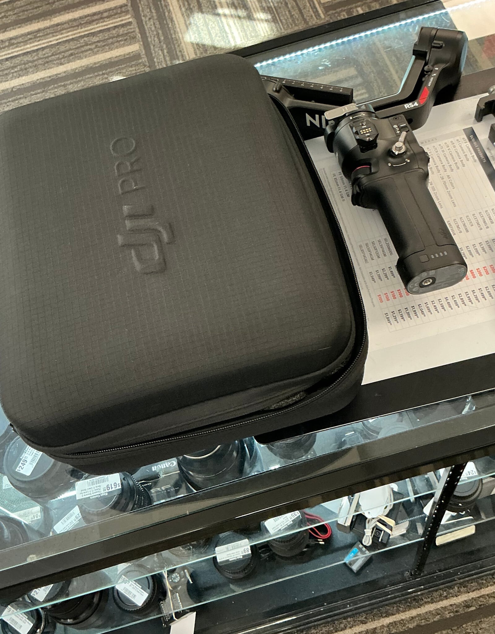 DJI DJI RS 4 Combo Gimbal Stabilizer in Case Used Good