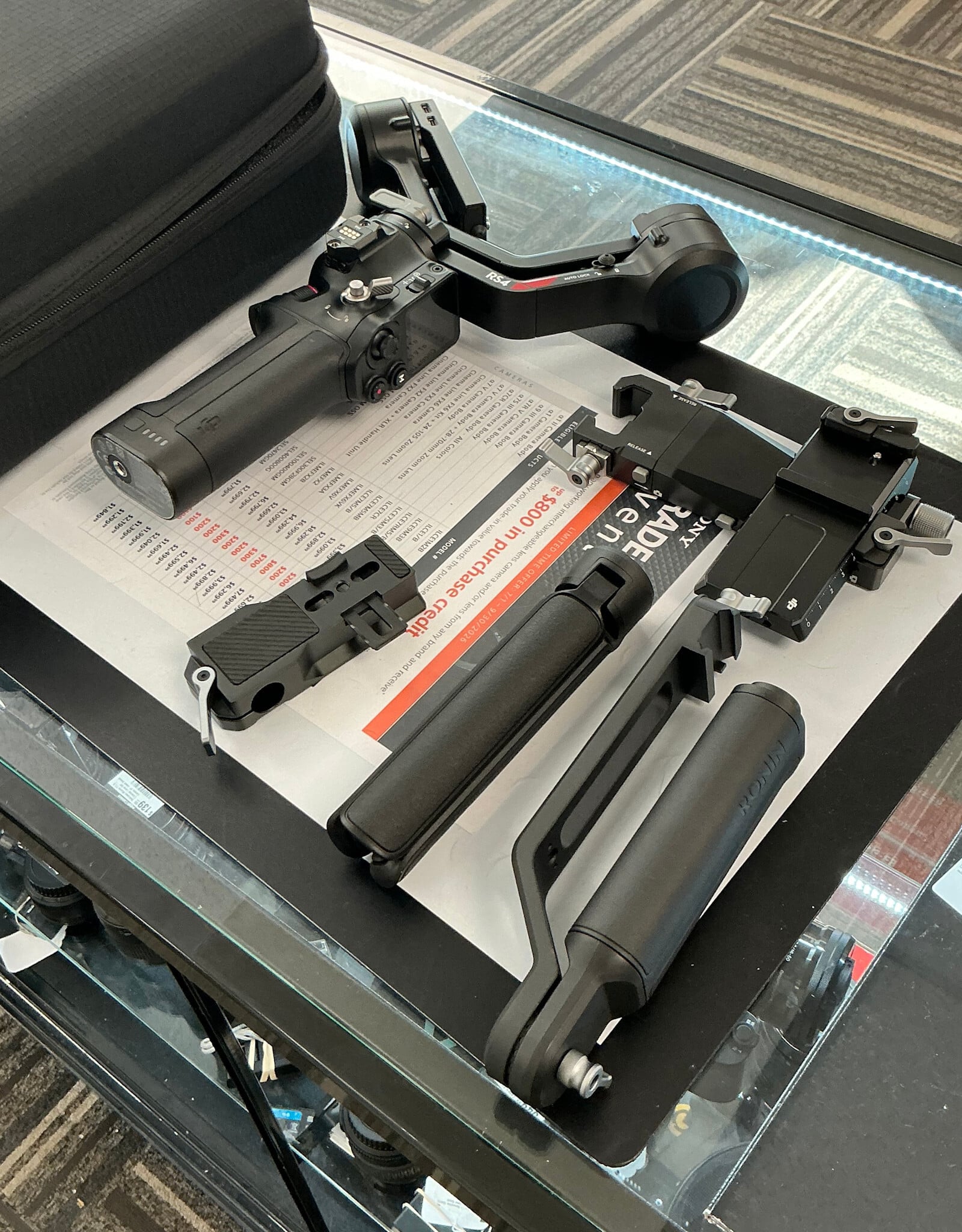DJI DJI RS 4 Combo Gimbal Stabilizer in Case Used Good