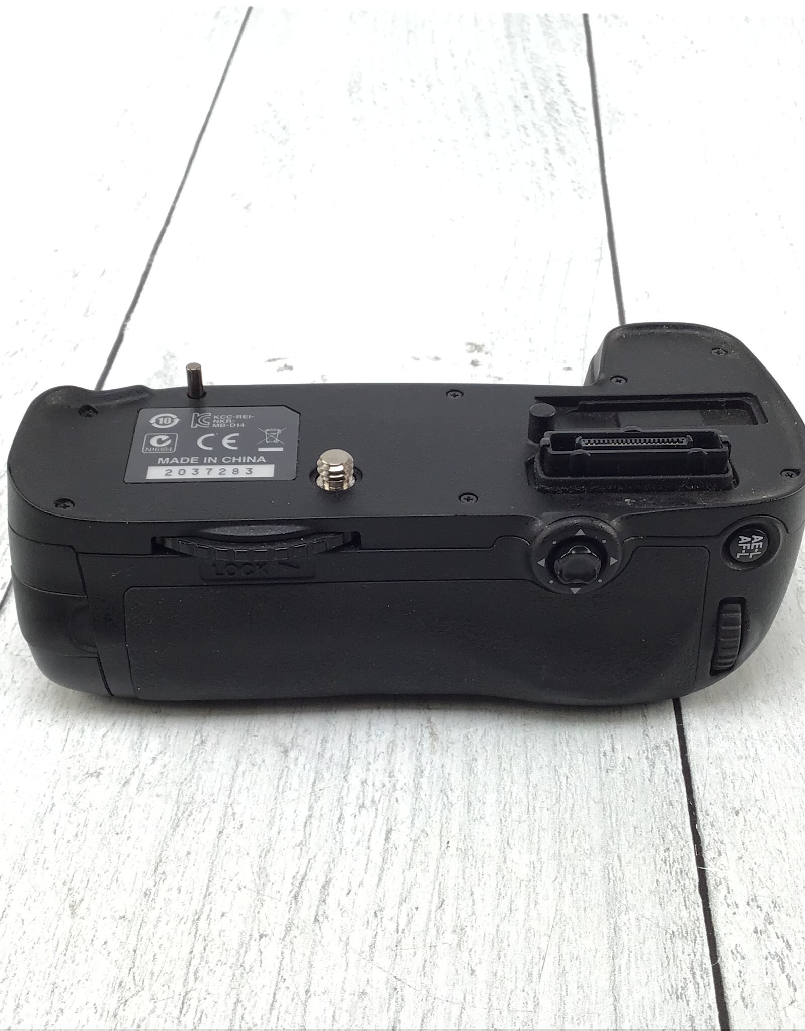 NIKON Nikon MB-D14 Battery Grip for Nikon D610 Used Good