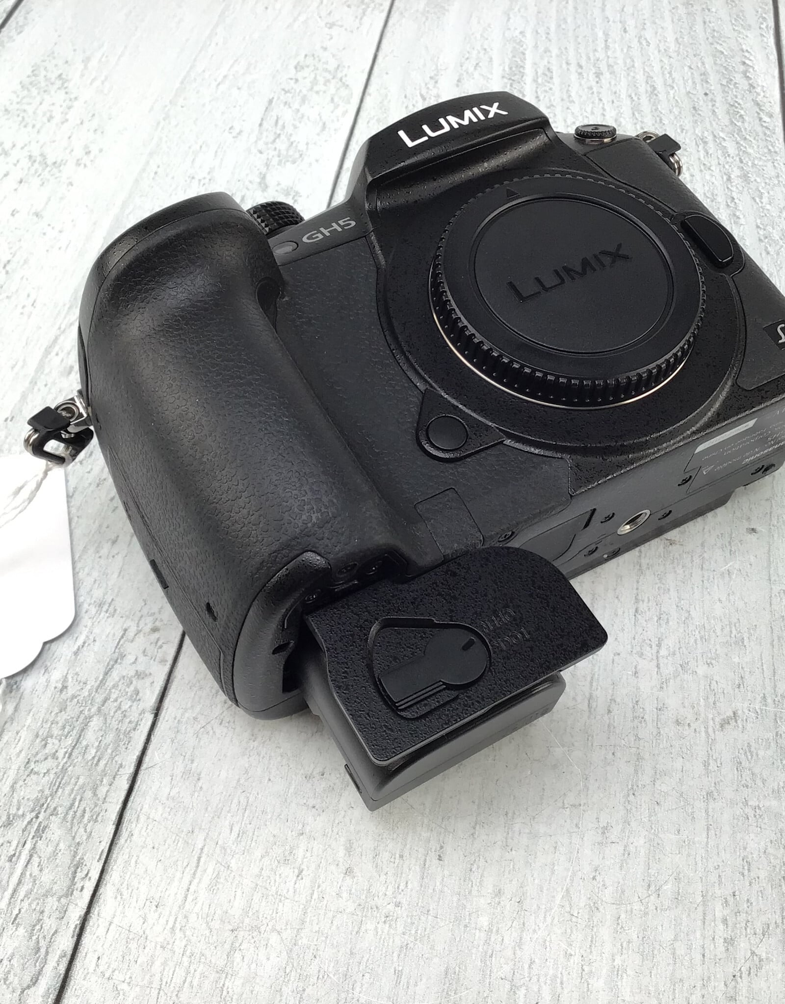 PANASONIC Panasonic Lumix GH5 Camera Body Used Good