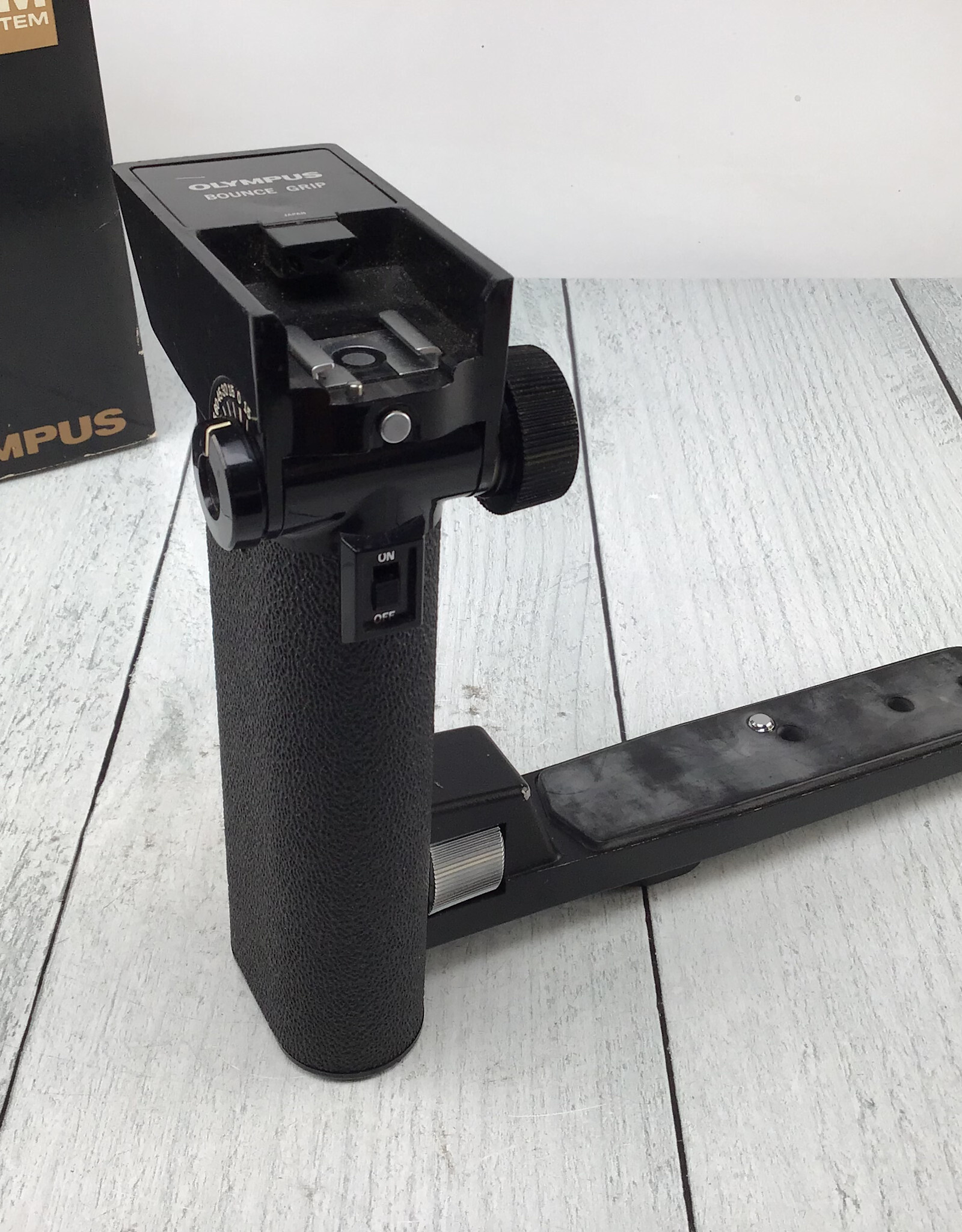 OLYMPUS Olympus OM Bounce Grip in Box Used Good