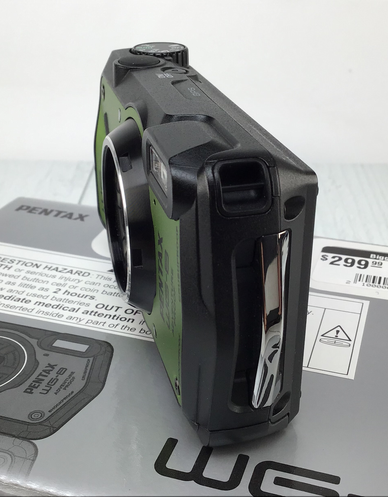 Pentax Pentax WG-8 Camera Green in Box EX