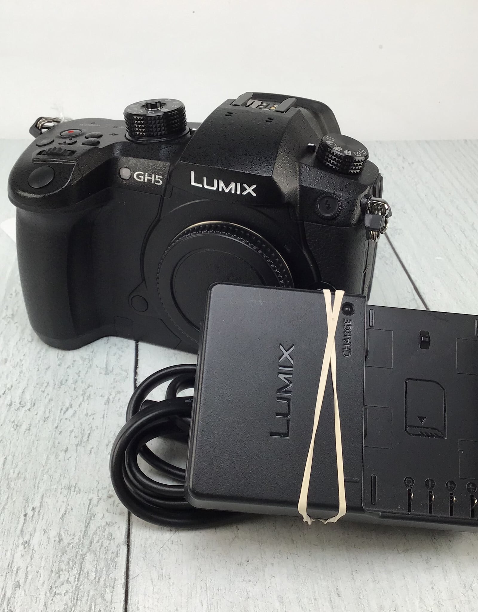 PANASONIC Panasonic Lumix GH5 Camera Body Used Good