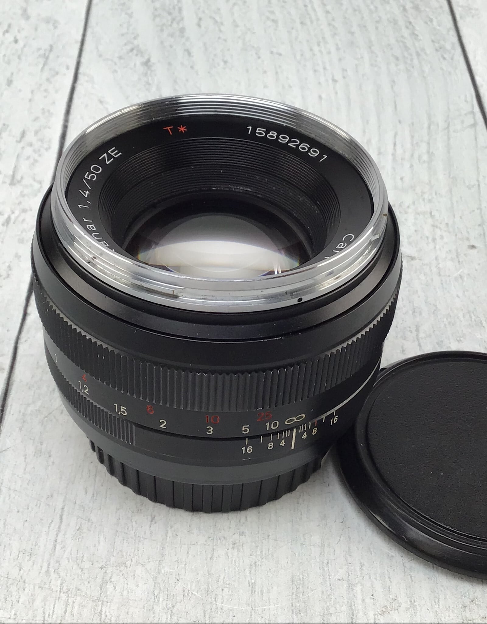 ZEISS Carl Zeiss Planar 50mm f1.4 ZE Lens for Canon EF Used Good