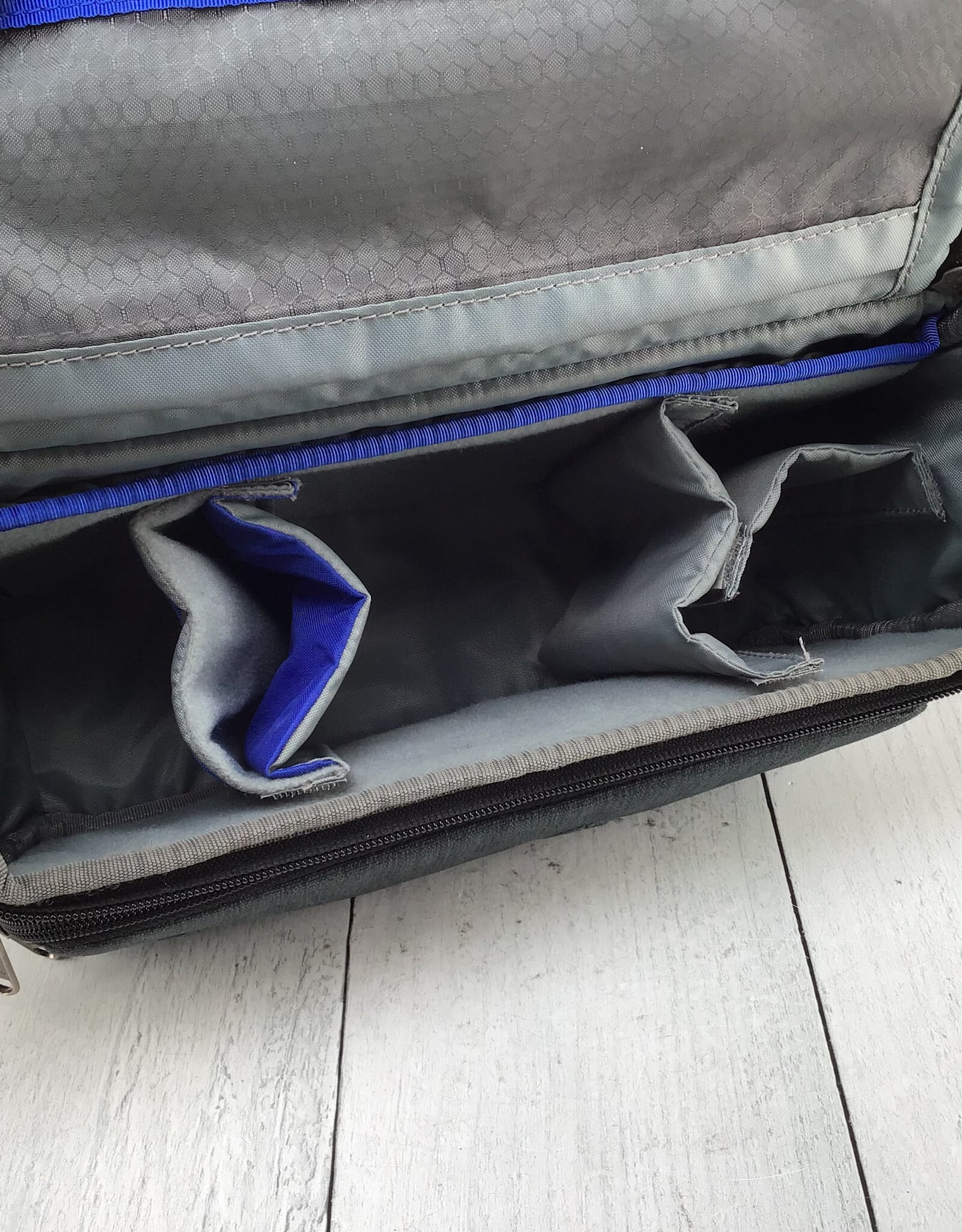 THINK TANK Think Tank Mirrorless Mover 25i Camera Case Used Good