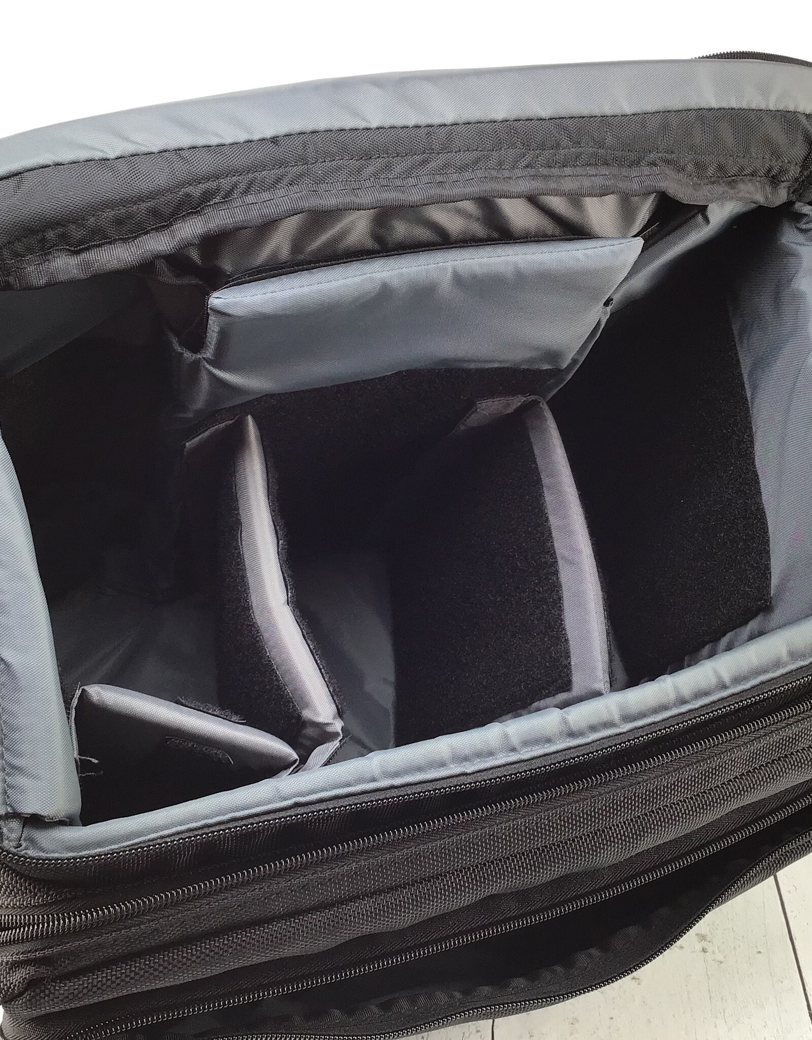 Tamrac Tamrac 5261 Cyber Pro Rolling Case Used Good