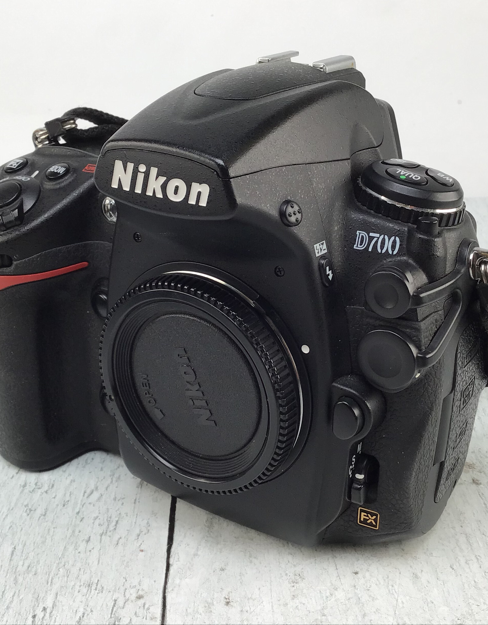 NIKON Nikon D700 Body Only Used w/Charger Good