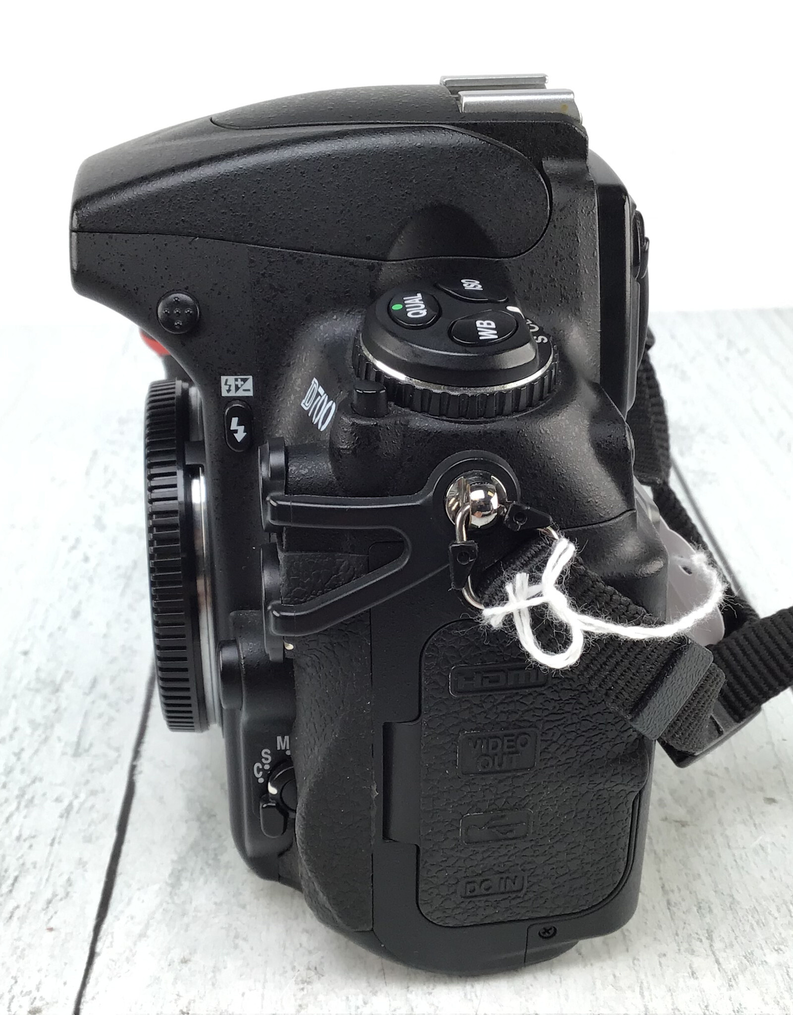 NIKON Nikon D700 Body Only Used w/Charger Good