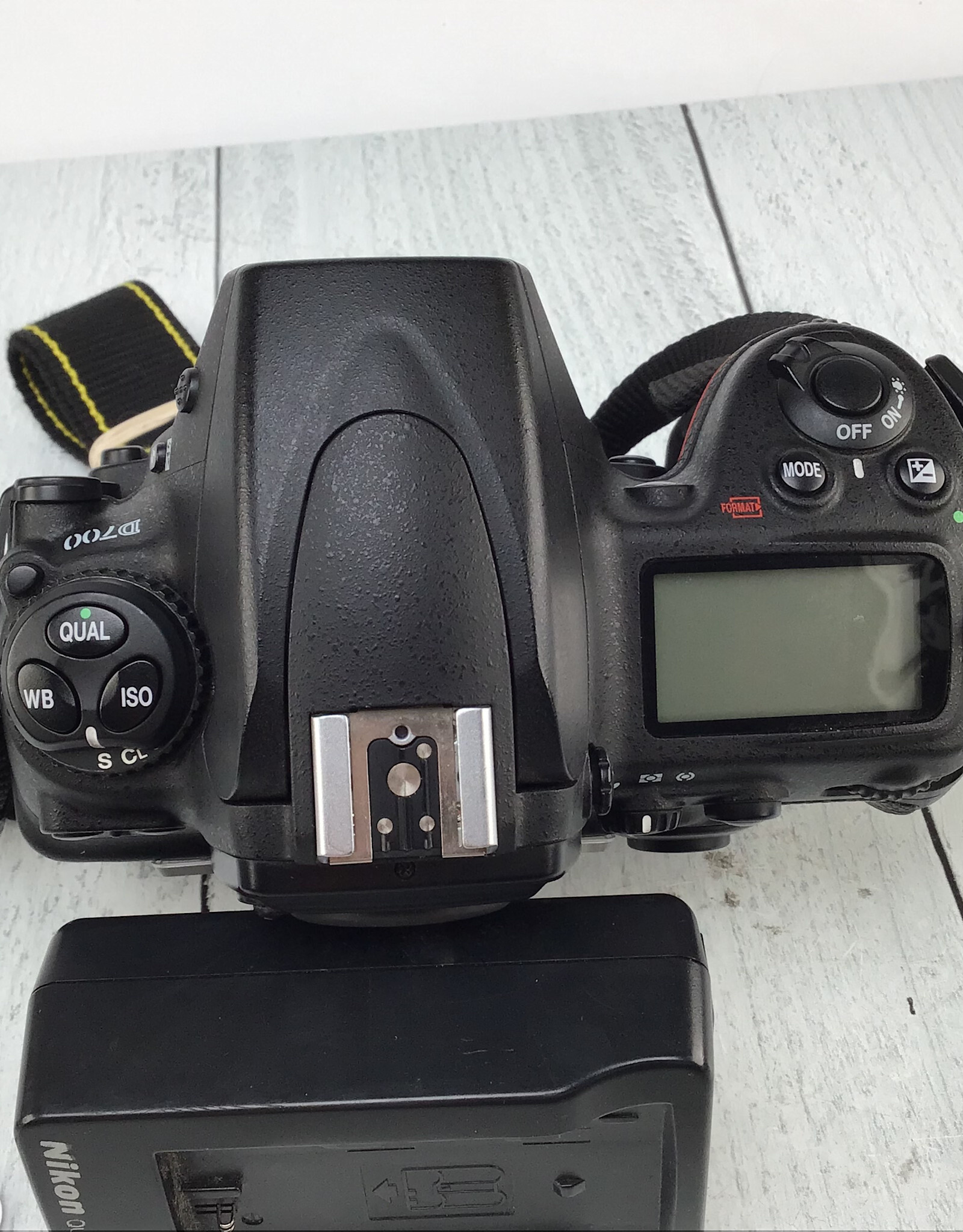 NIKON Nikon D700 Body Only Used w/Charger Good