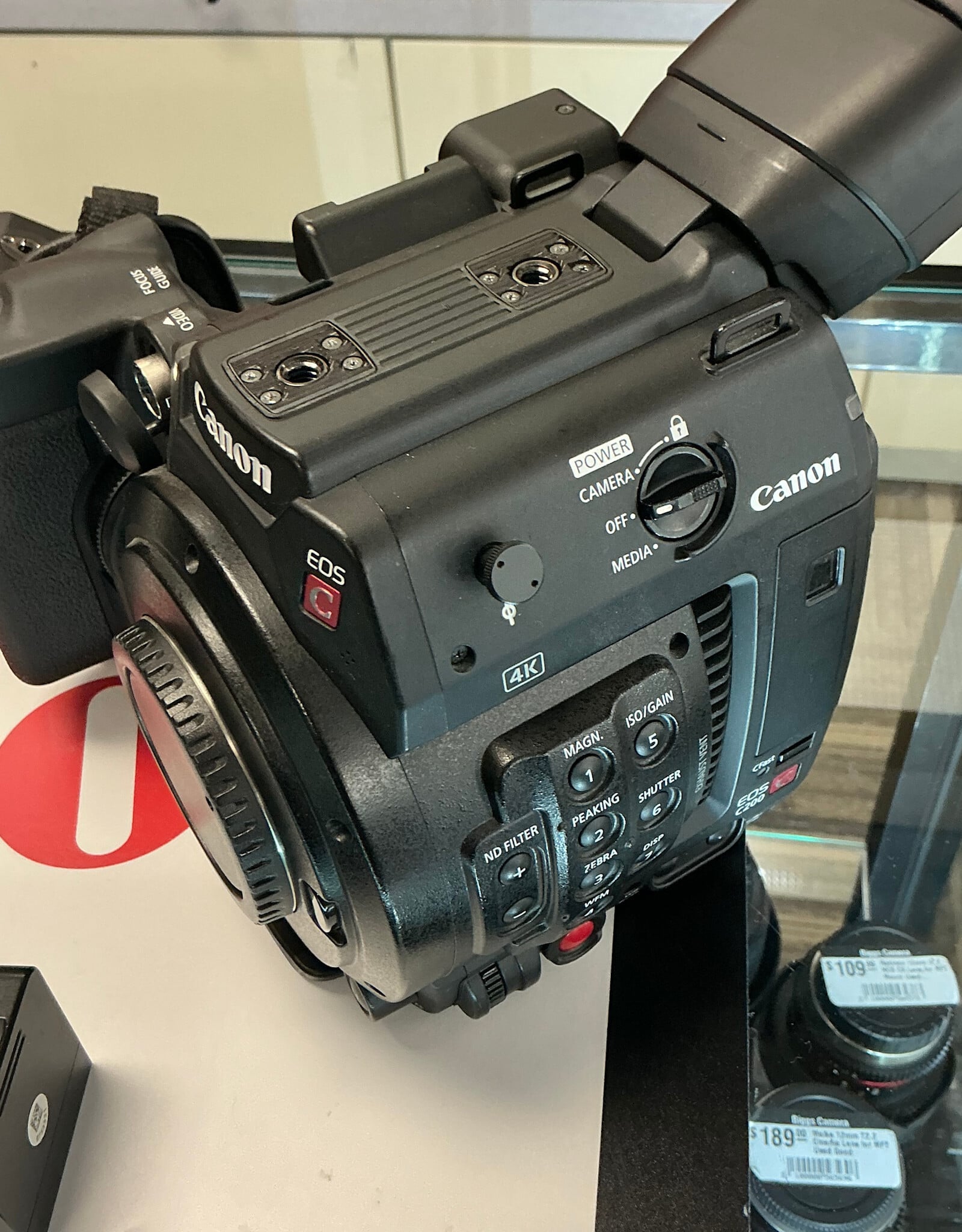 CANON Canon C200 Camera Outfit w/ Jason Case 128 Hours Used Good