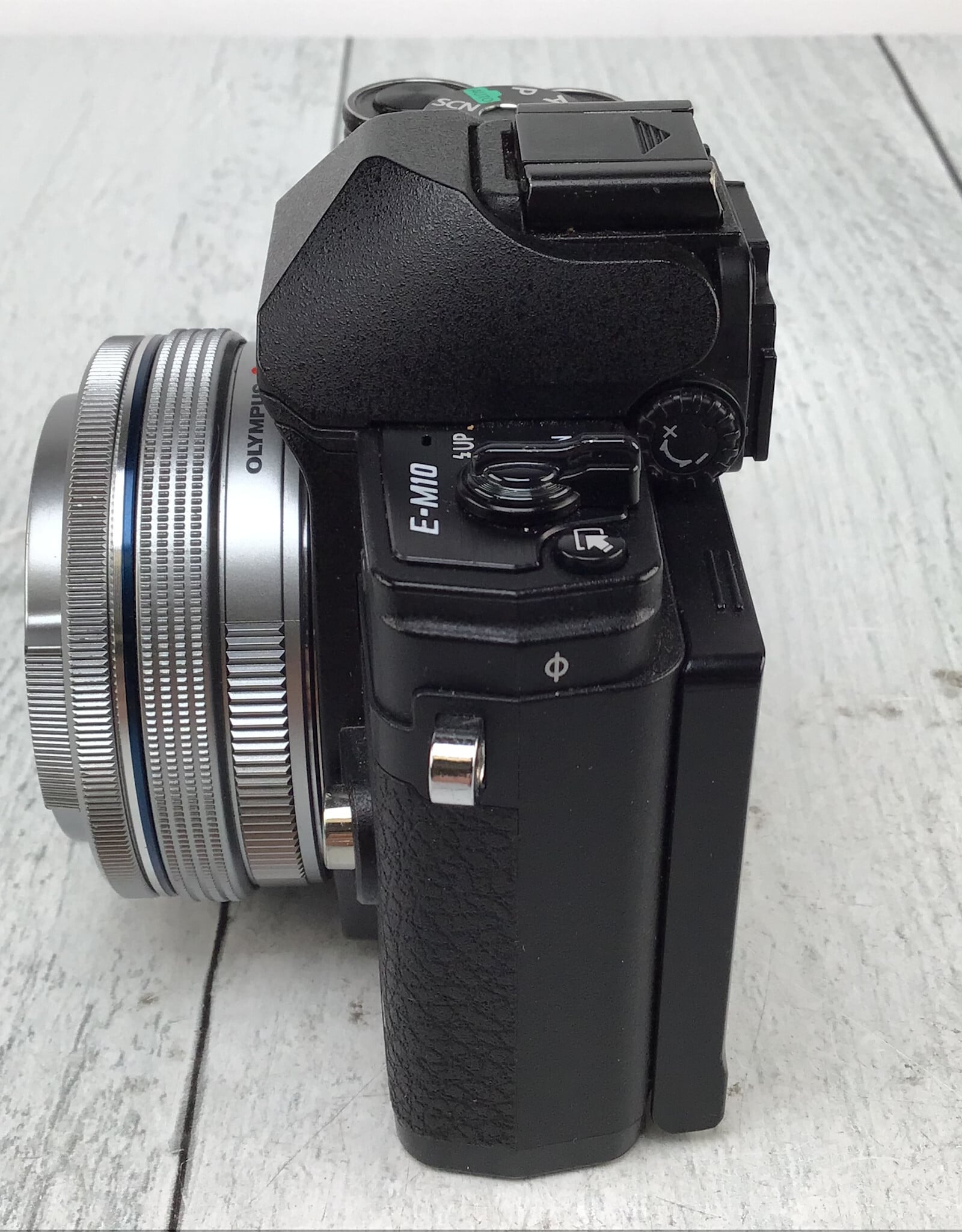 OLYMPUS Olympus E-M10 IV Camera w/ 14-42mm EZ Used Good