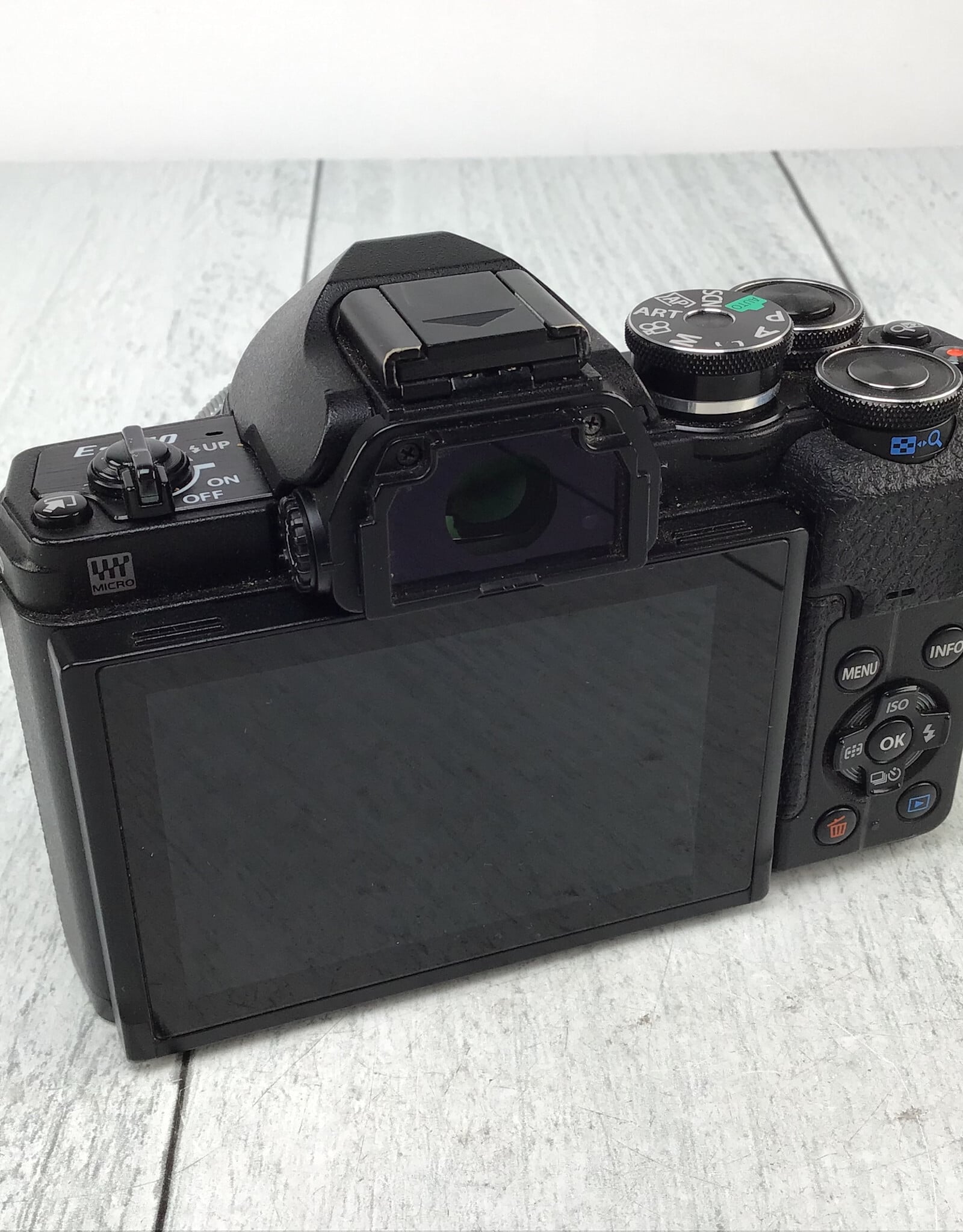 OLYMPUS Olympus E-M10 IV Camera w/ 14-42mm EZ Used Good