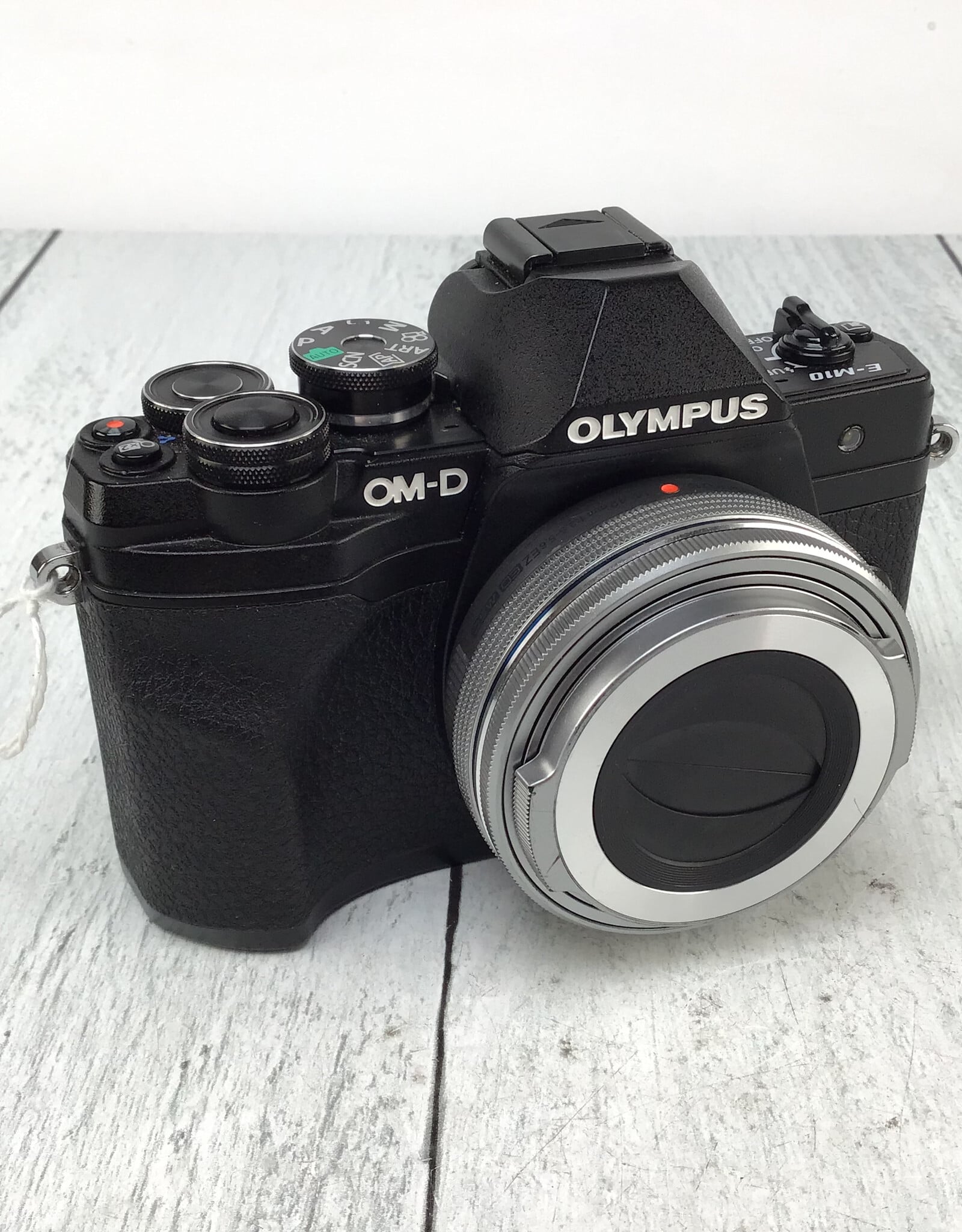 OLYMPUS Olympus E-M10 IV Camera w/ 14-42mm EZ Used Good