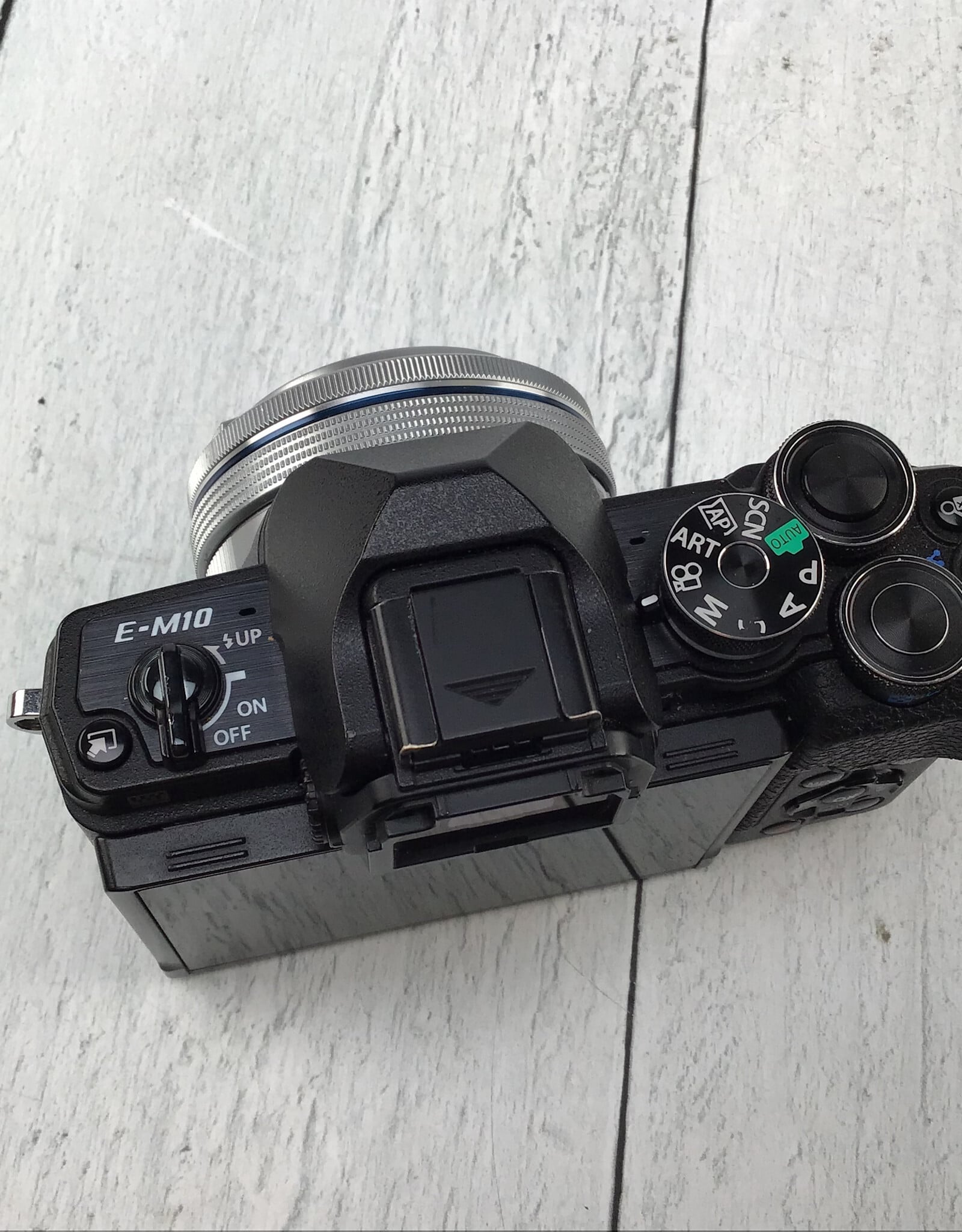 OLYMPUS Olympus E-M10 IV Camera w/ 14-42mm EZ Used Good
