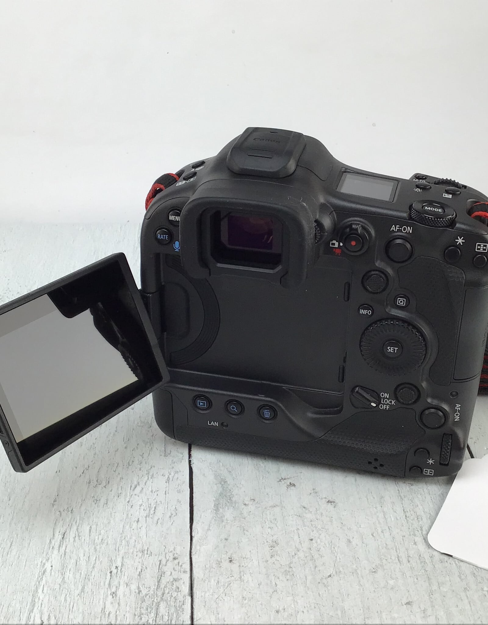 CANON Canon R3 Camera w/charger Used Good