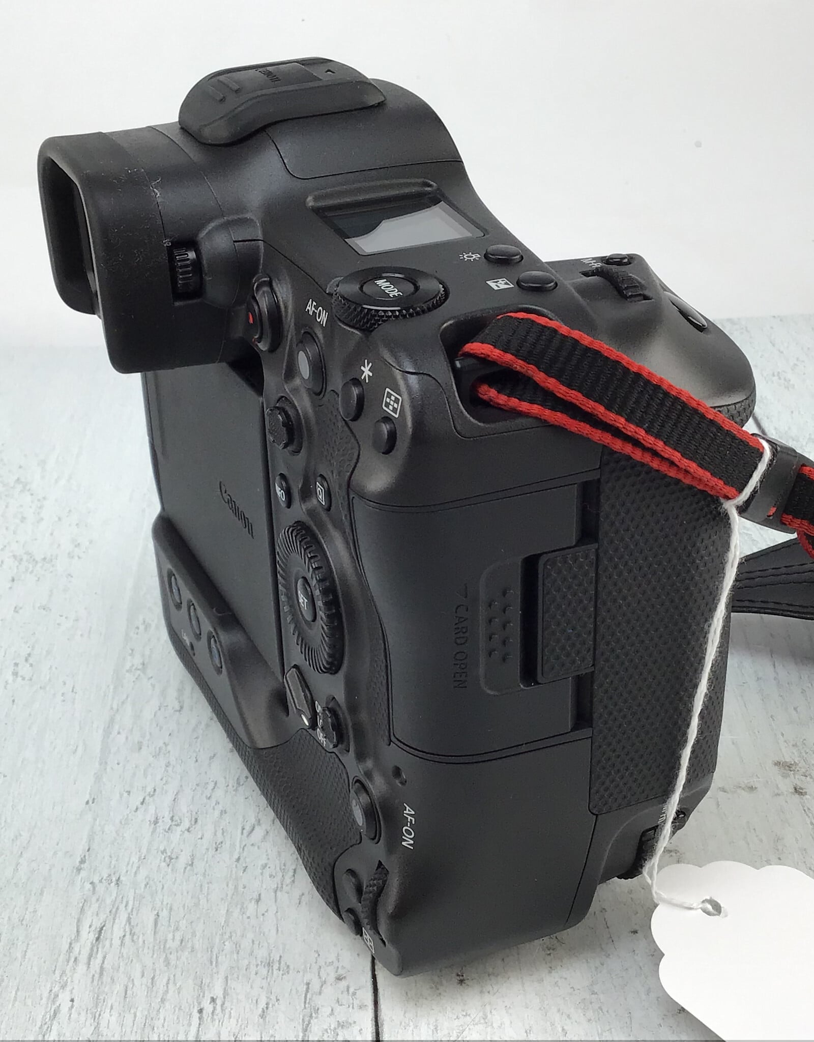 CANON Canon R3 Camera w/charger Used Good
