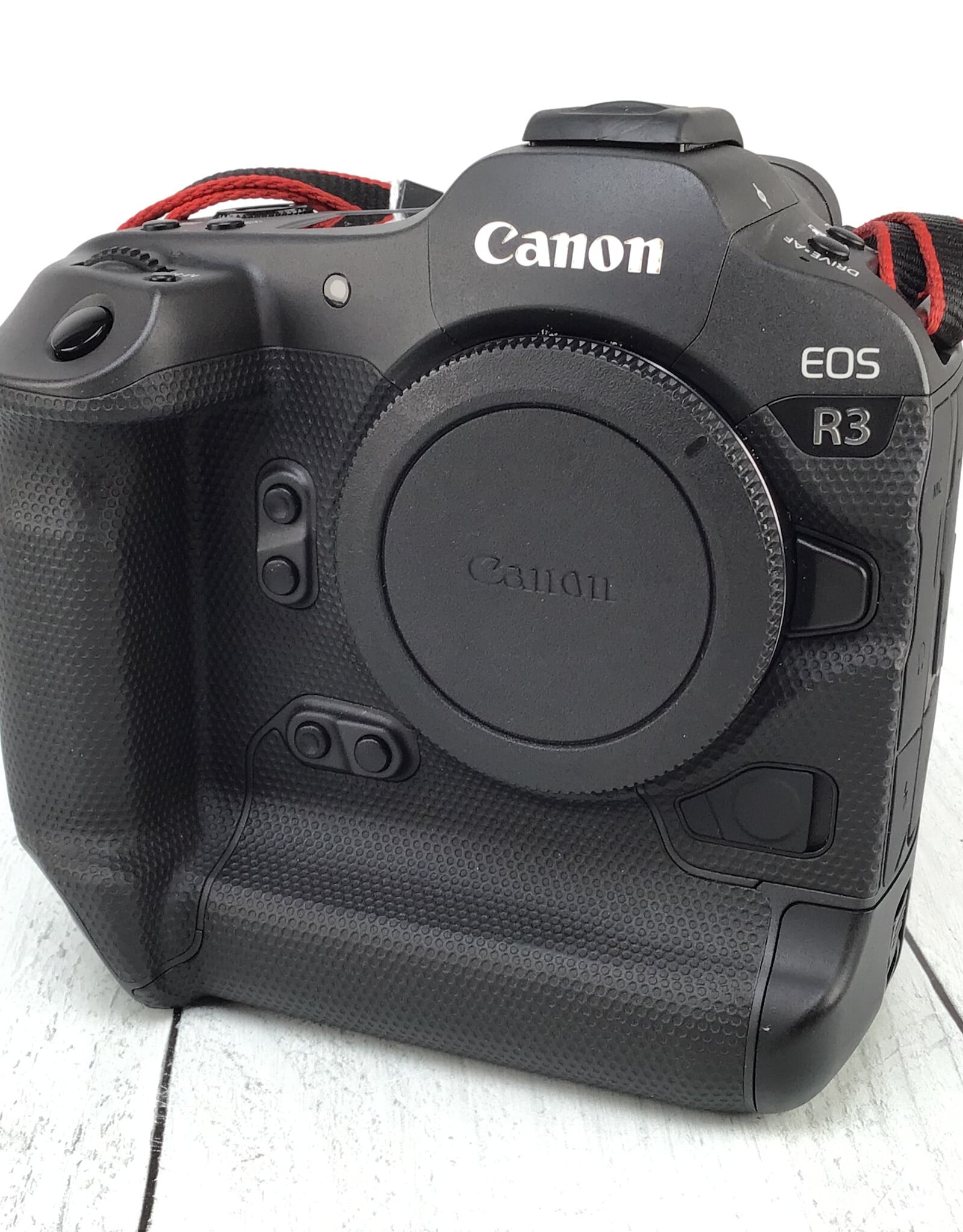 CANON Canon R3 Camera w/charger Used Good