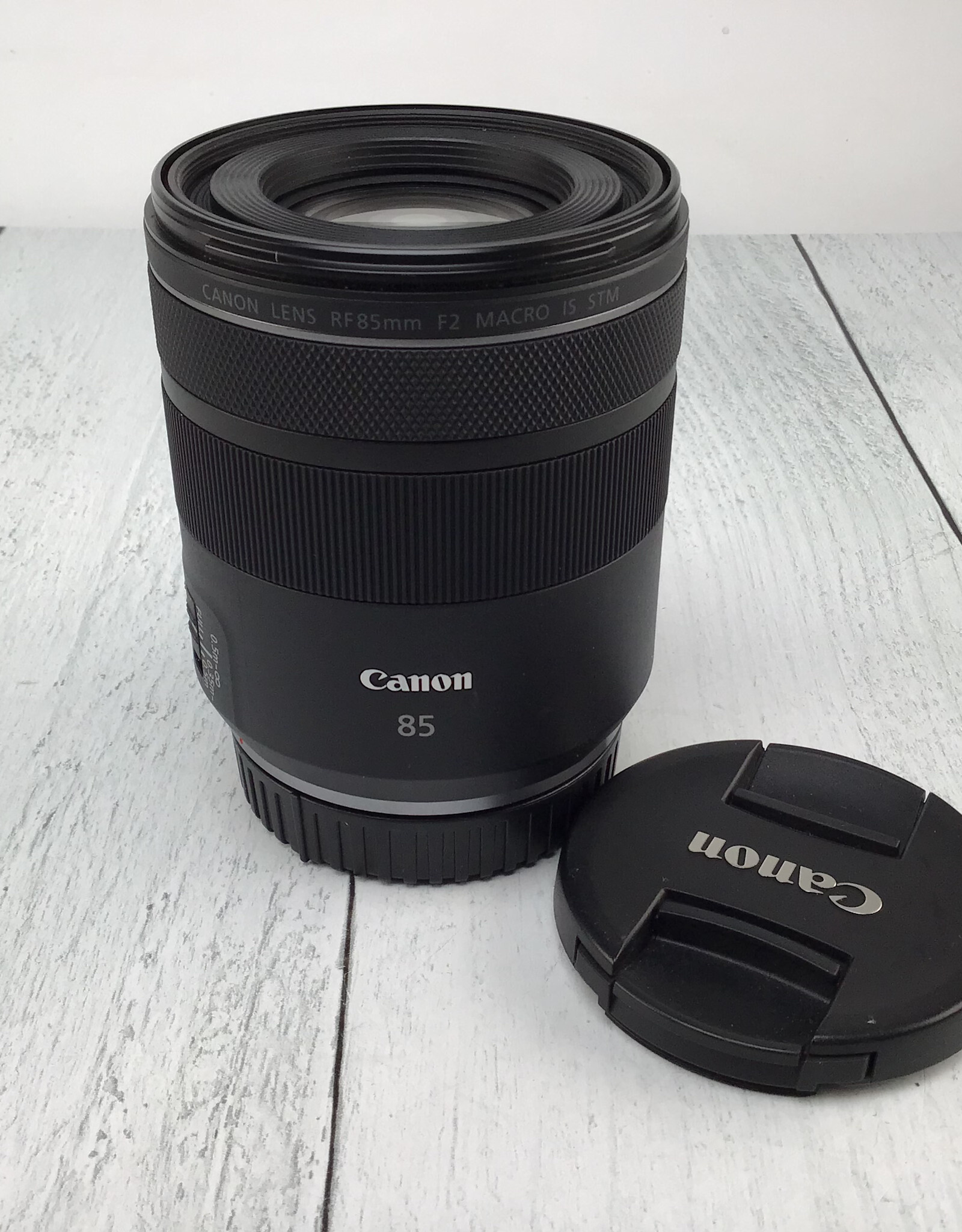 CANON Canon RF 85mm f2.0 Macro STM  Lens Used Good