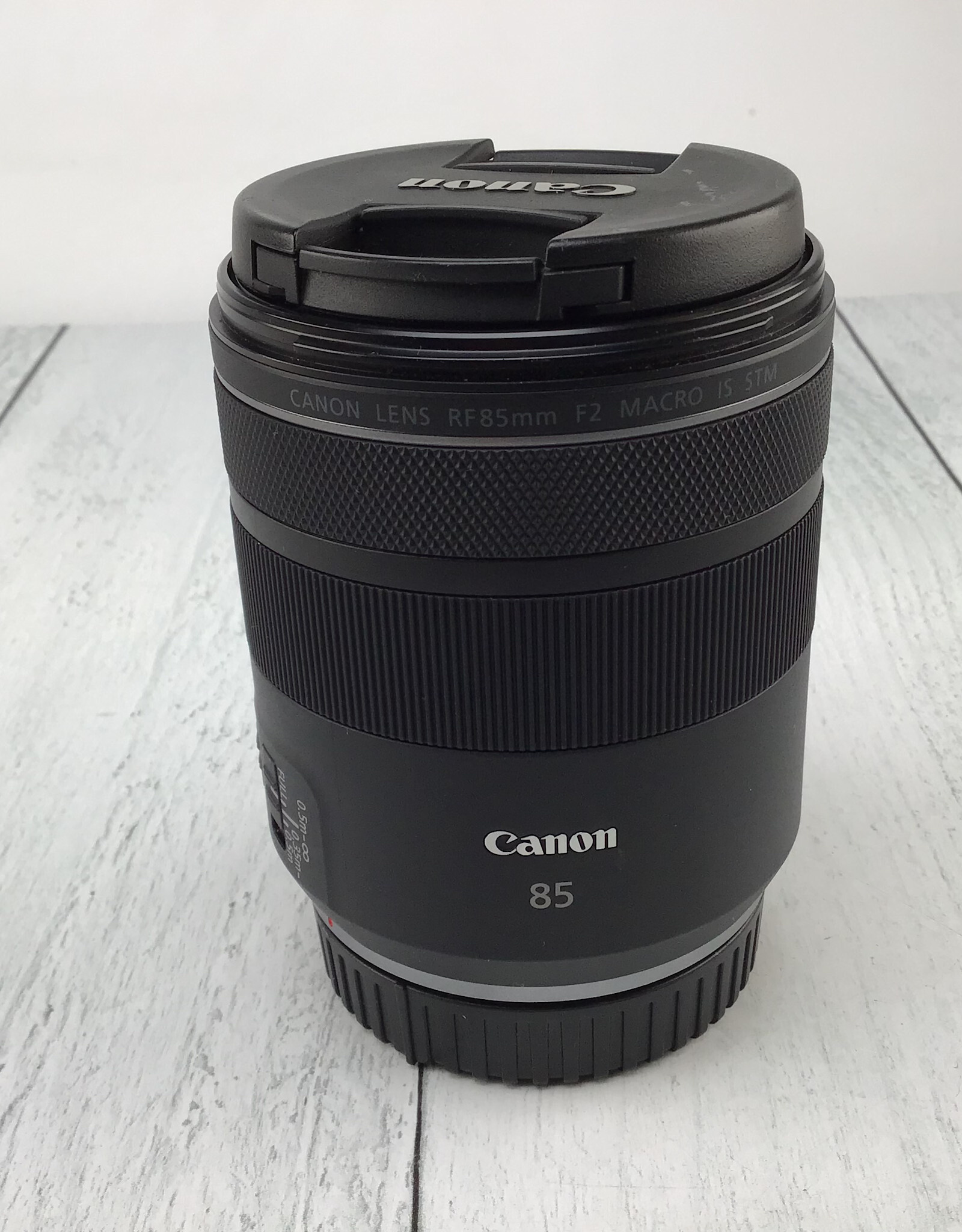 CANON Canon RF 85mm f2.0 Macro STM  Lens Used Good