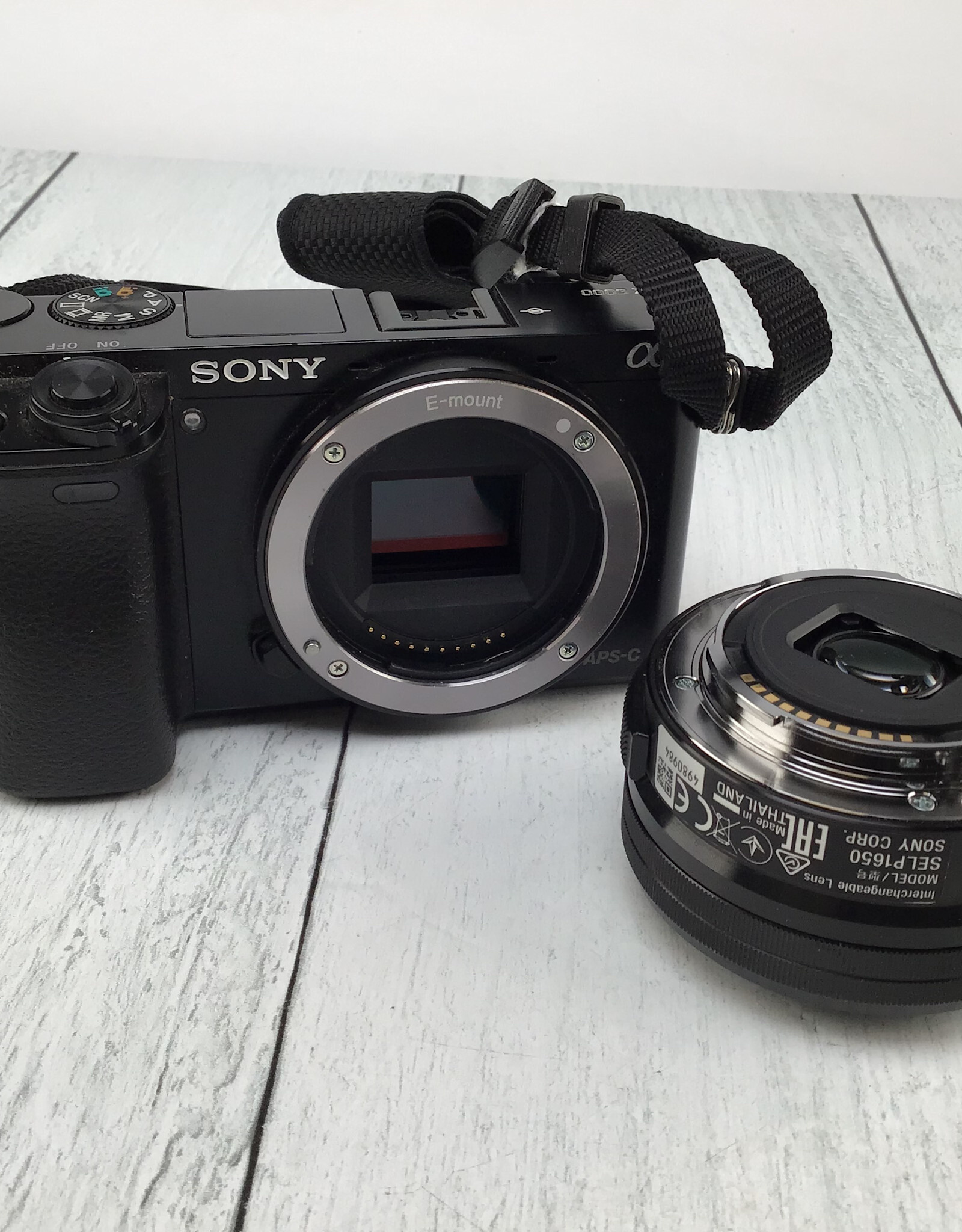 SONY Sony A6000 w/16-50mm Camera Used Fair