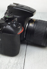 NIKON Nikon D5600 Camera w/ AF-P 18-55mm VR Used Fair
