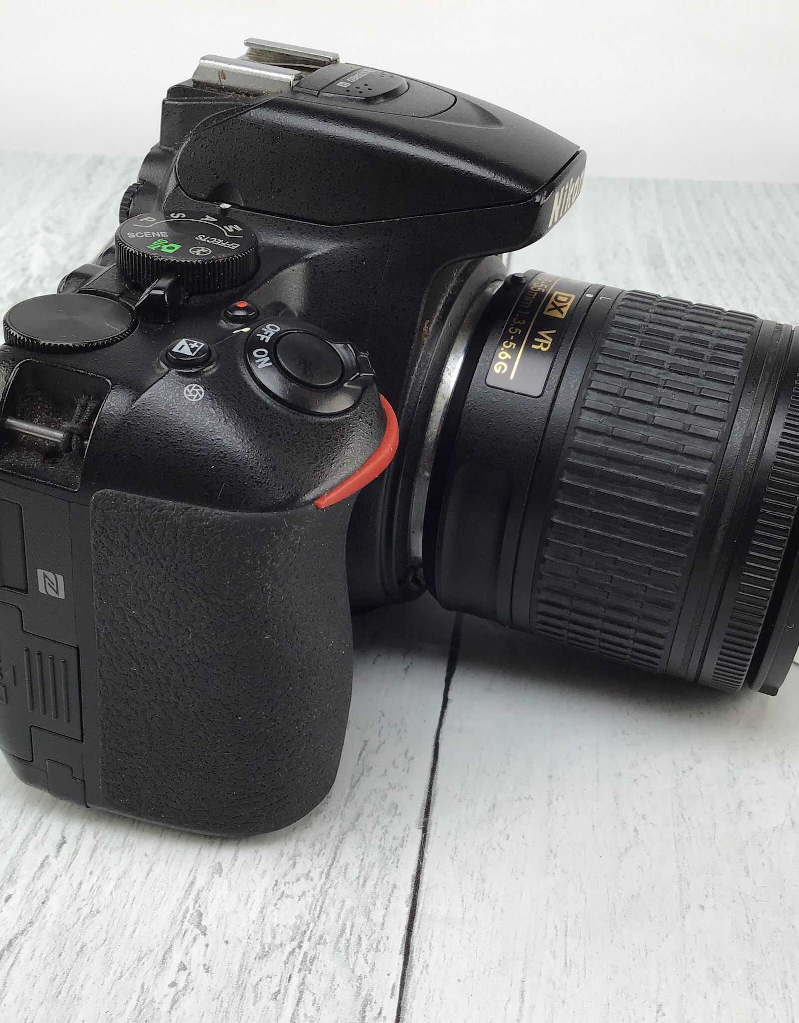 NIKON Nikon D5600 Camera w/ AF-P 18-55mm VR Used Fair