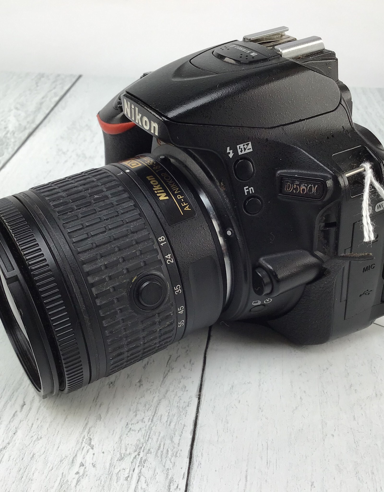 NIKON Nikon D5600 Camera w/ AF-P 18-55mm VR Used Fair
