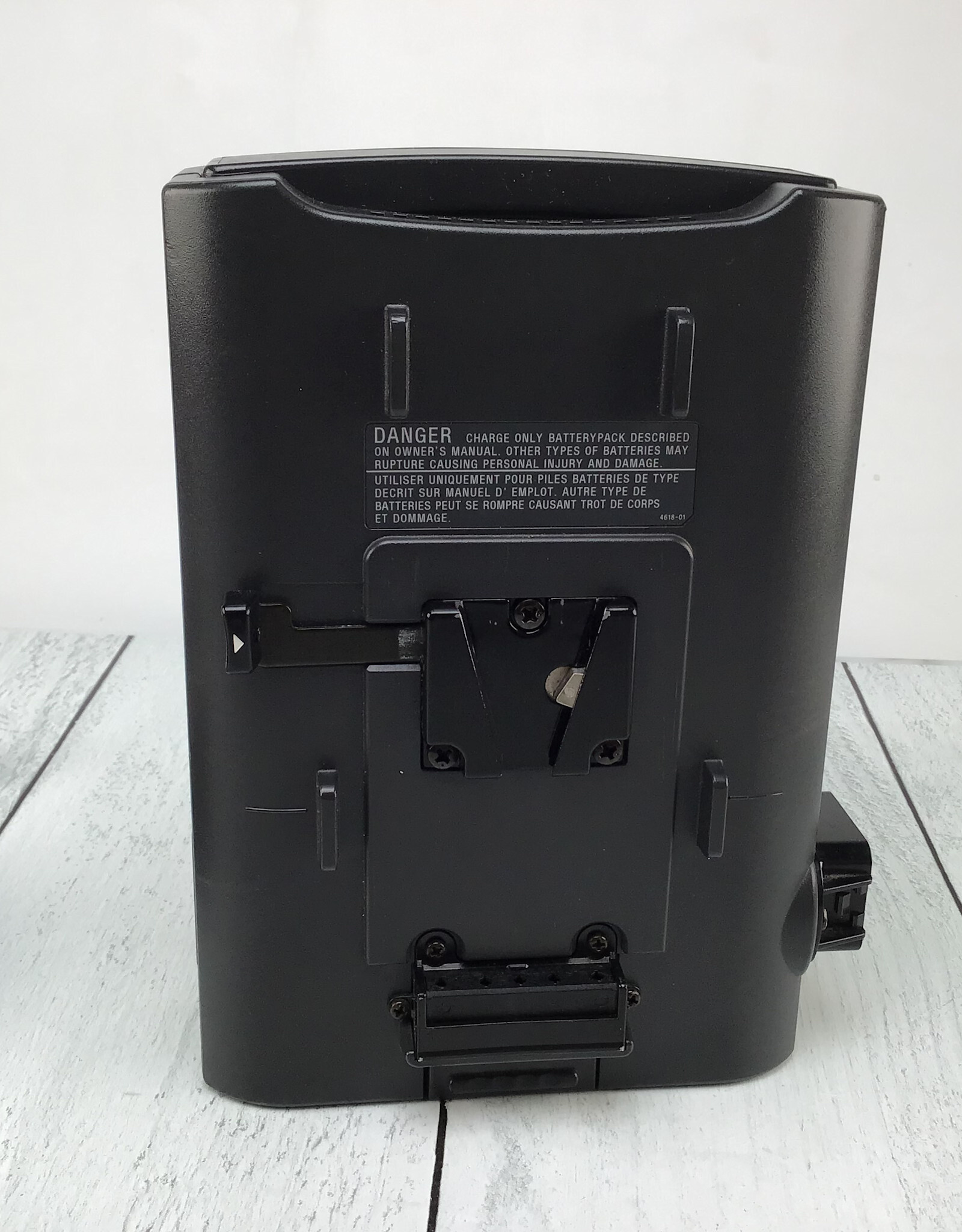 SONY Sony BC-L50 Charger Used Good