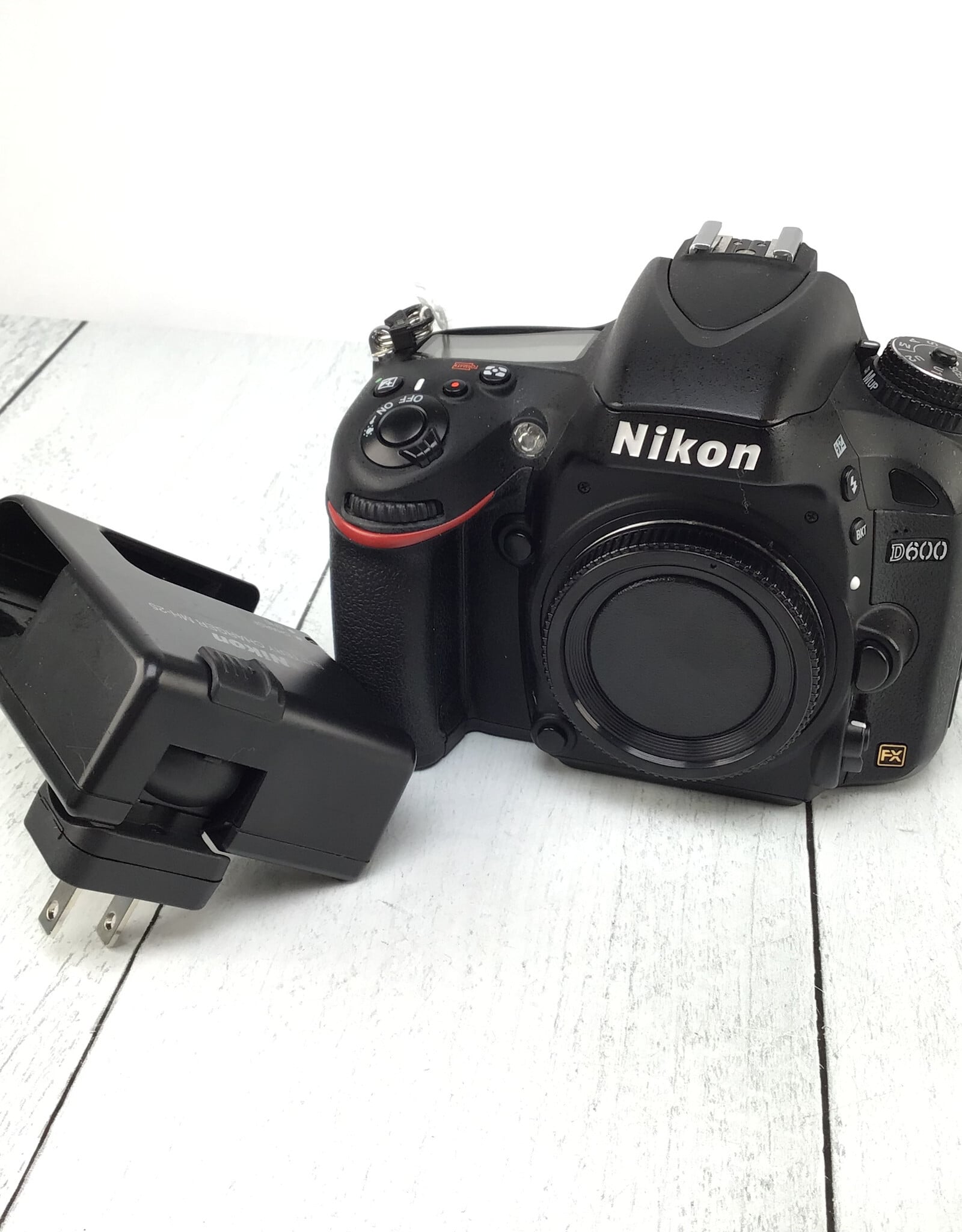 NIKON Nikon D600 Camera Body Shutter Count 43560 Used Good