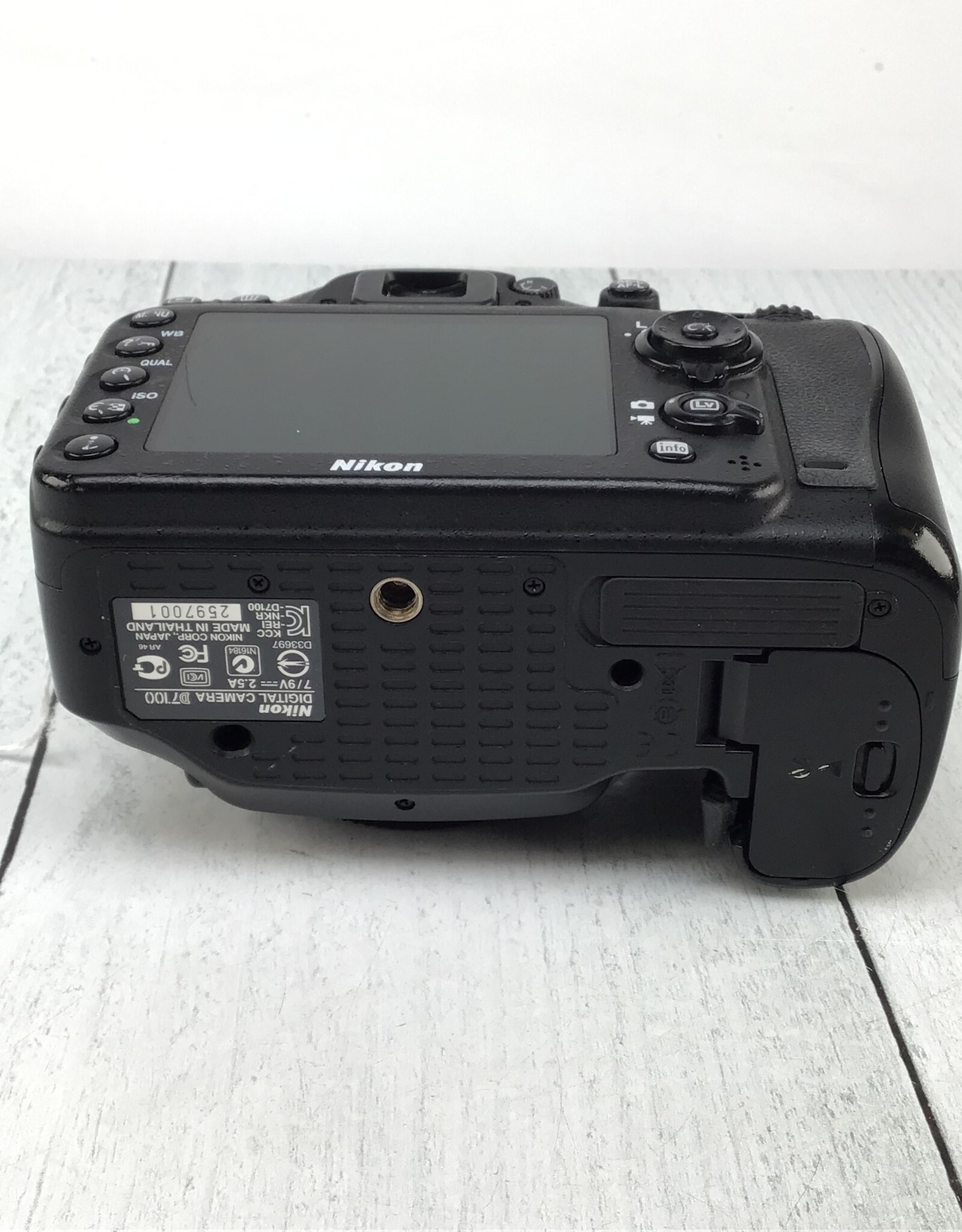 NIKON Nikon D7100 Camera Body Shutter Count 82651 Used Fair