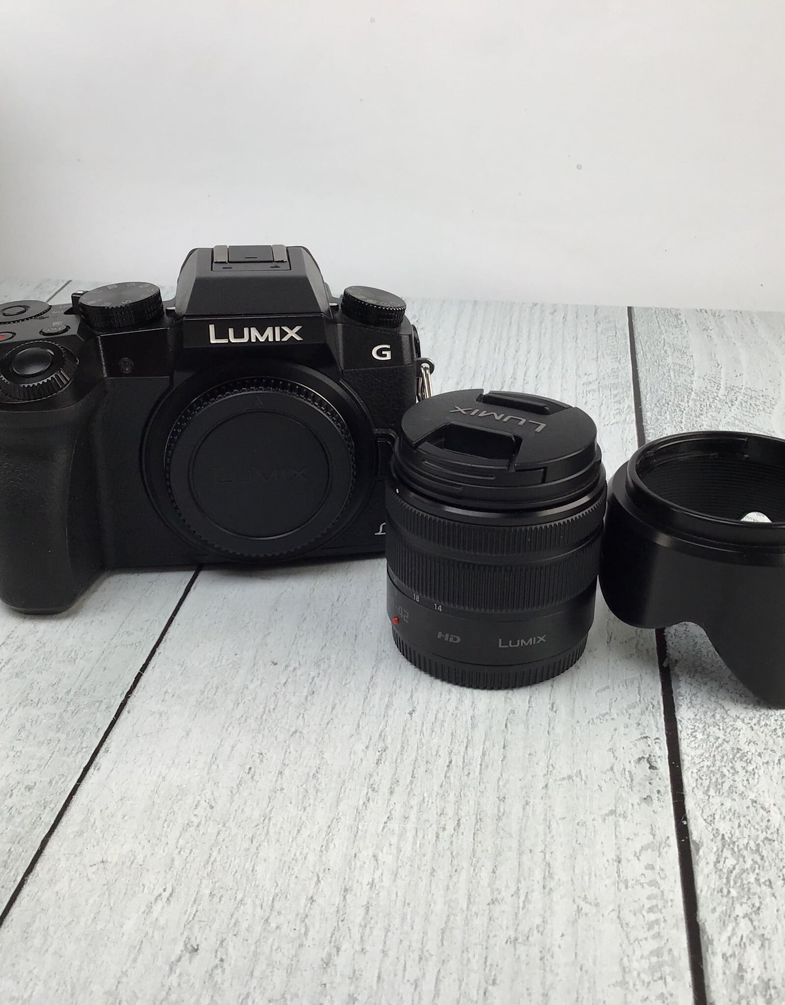 PANASONIC Panasonic Lumix G7 Camera w/ 14-42mm in Box Used Good