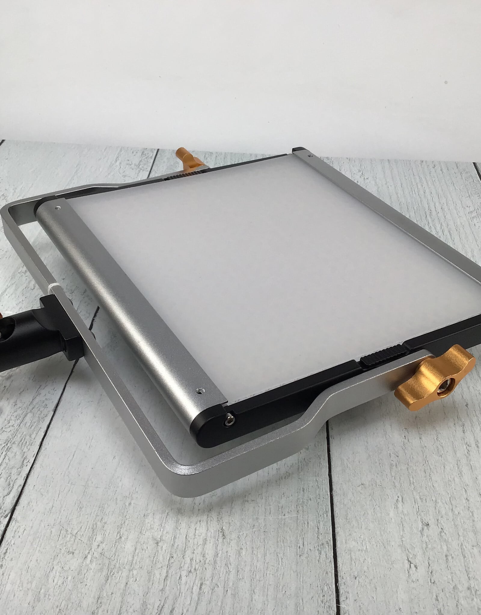 Neewer Neewer NL480 LED Light Used Good