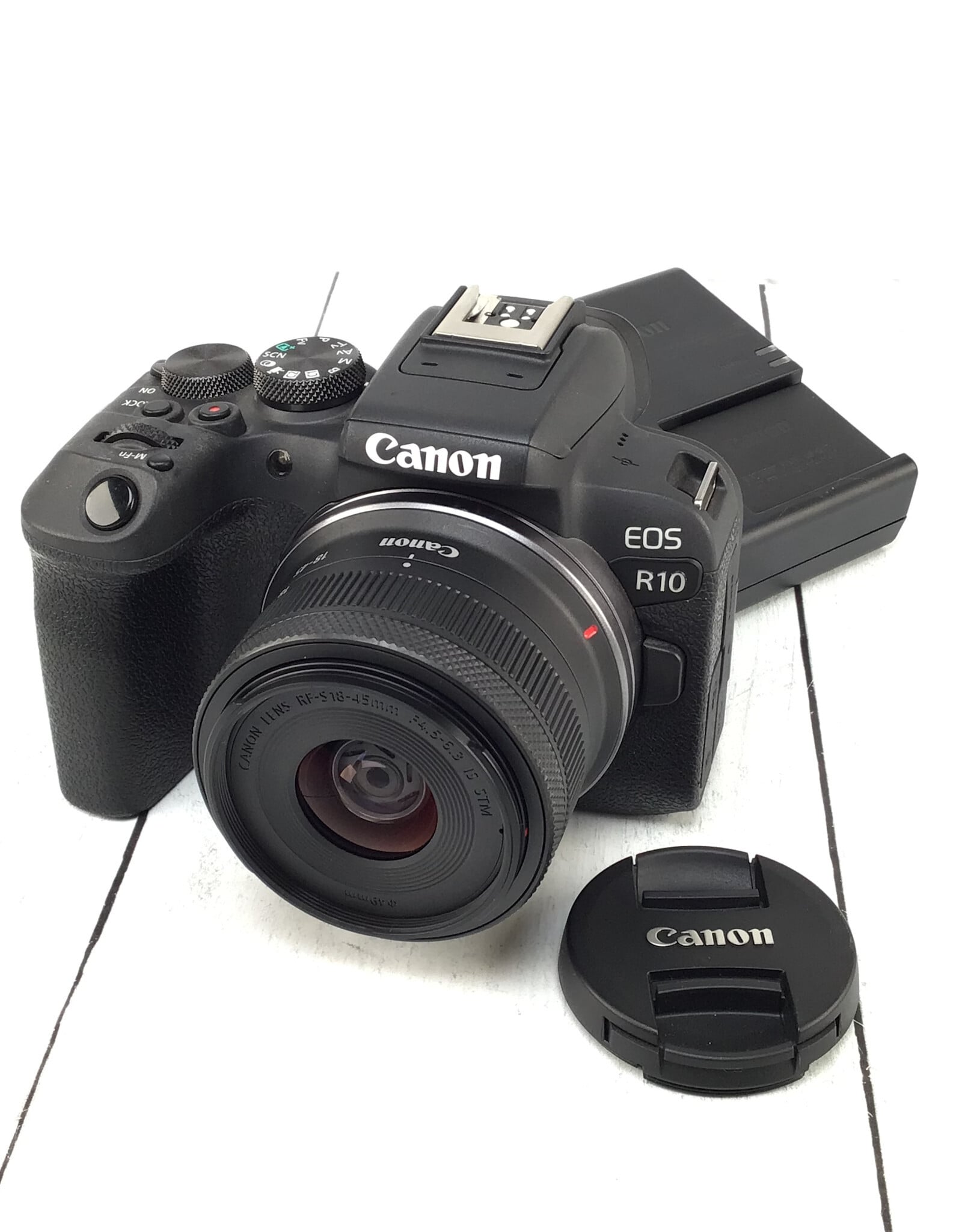 CANON Canon EOS R10 Camera w/ 18-45mm Used Good