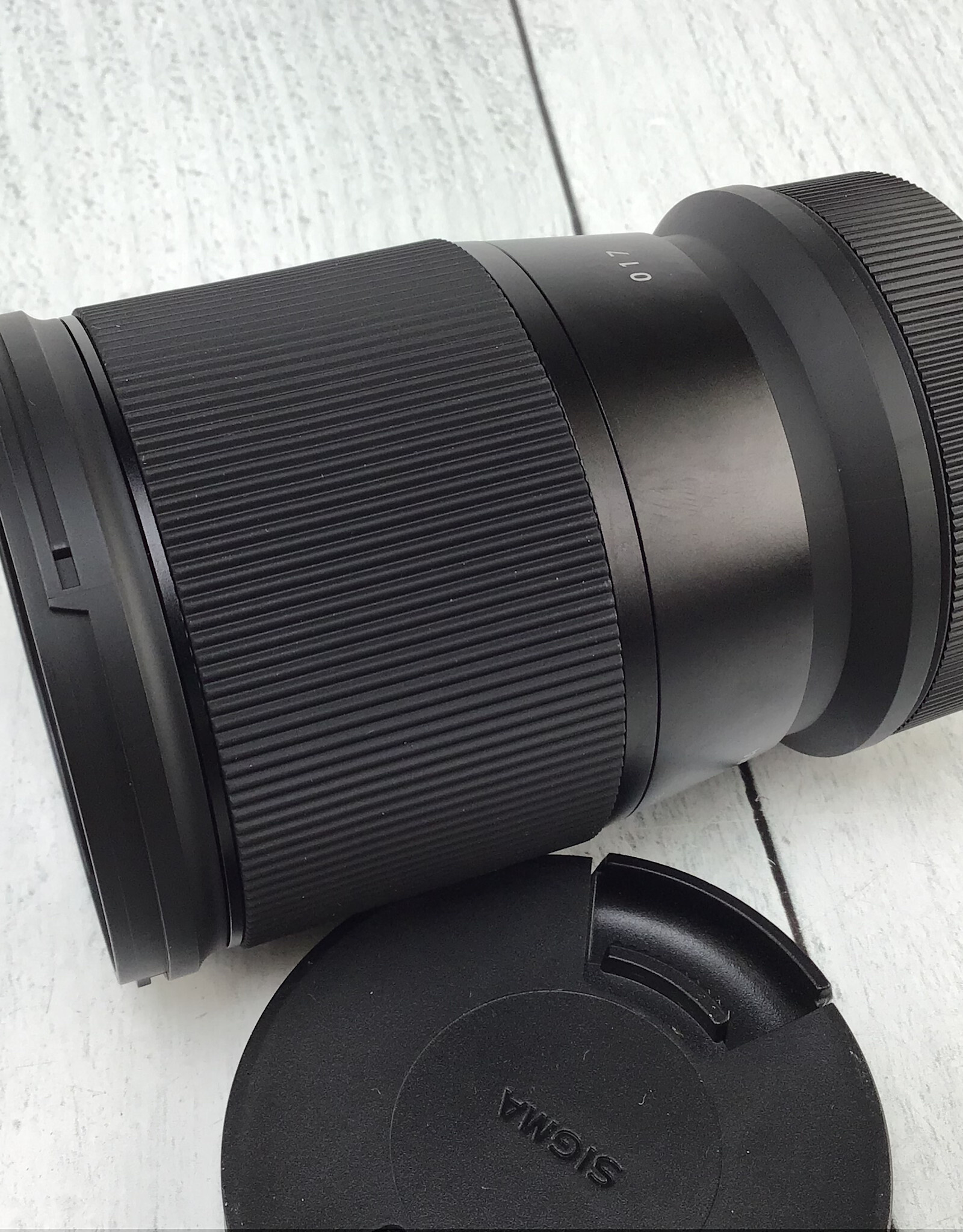 SIGMA Sigma 16mm f1.4 DC DN Lens for canon RF Used Good