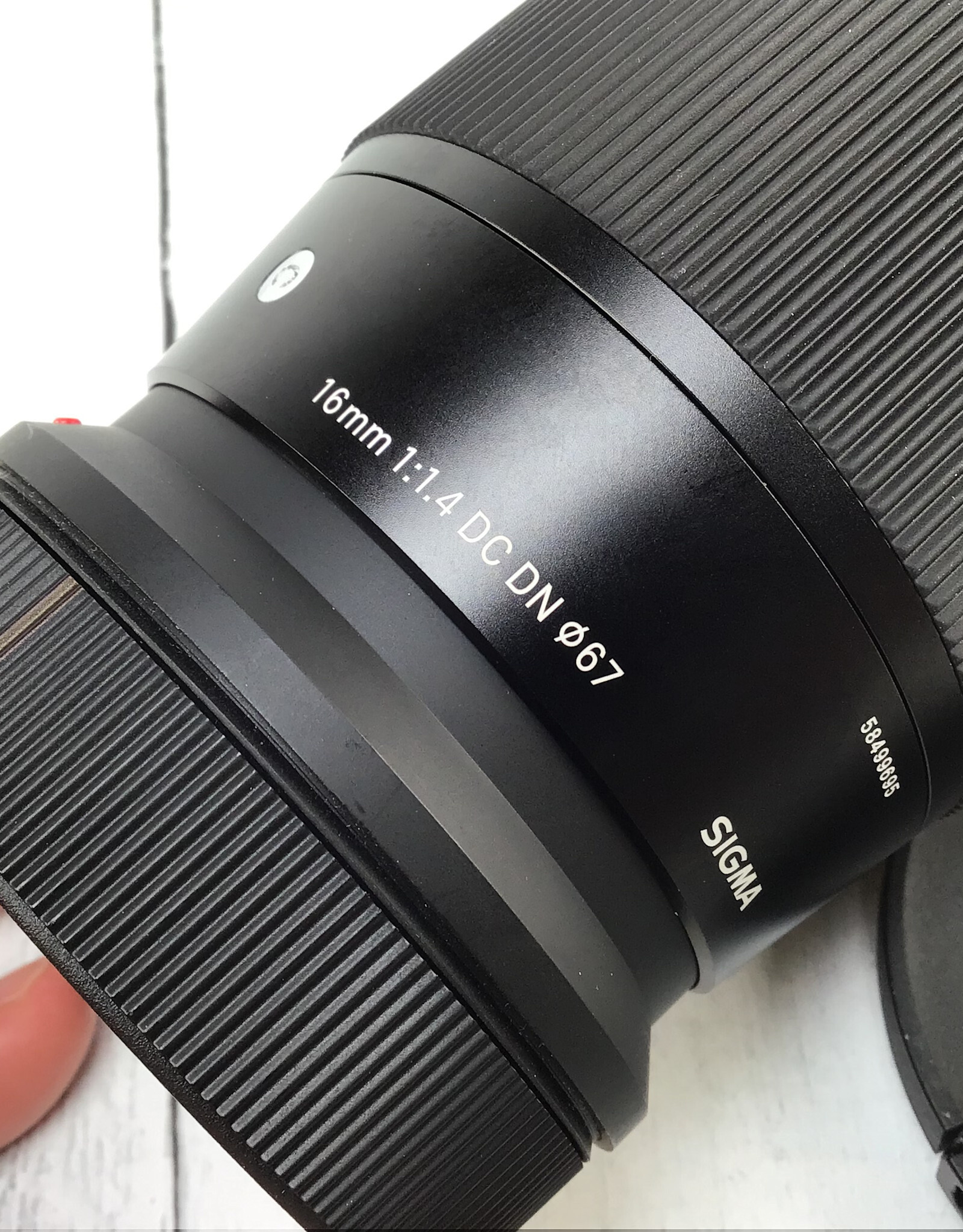 SIGMA Sigma 16mm f1.4 DC DN Lens for canon RF Used Good