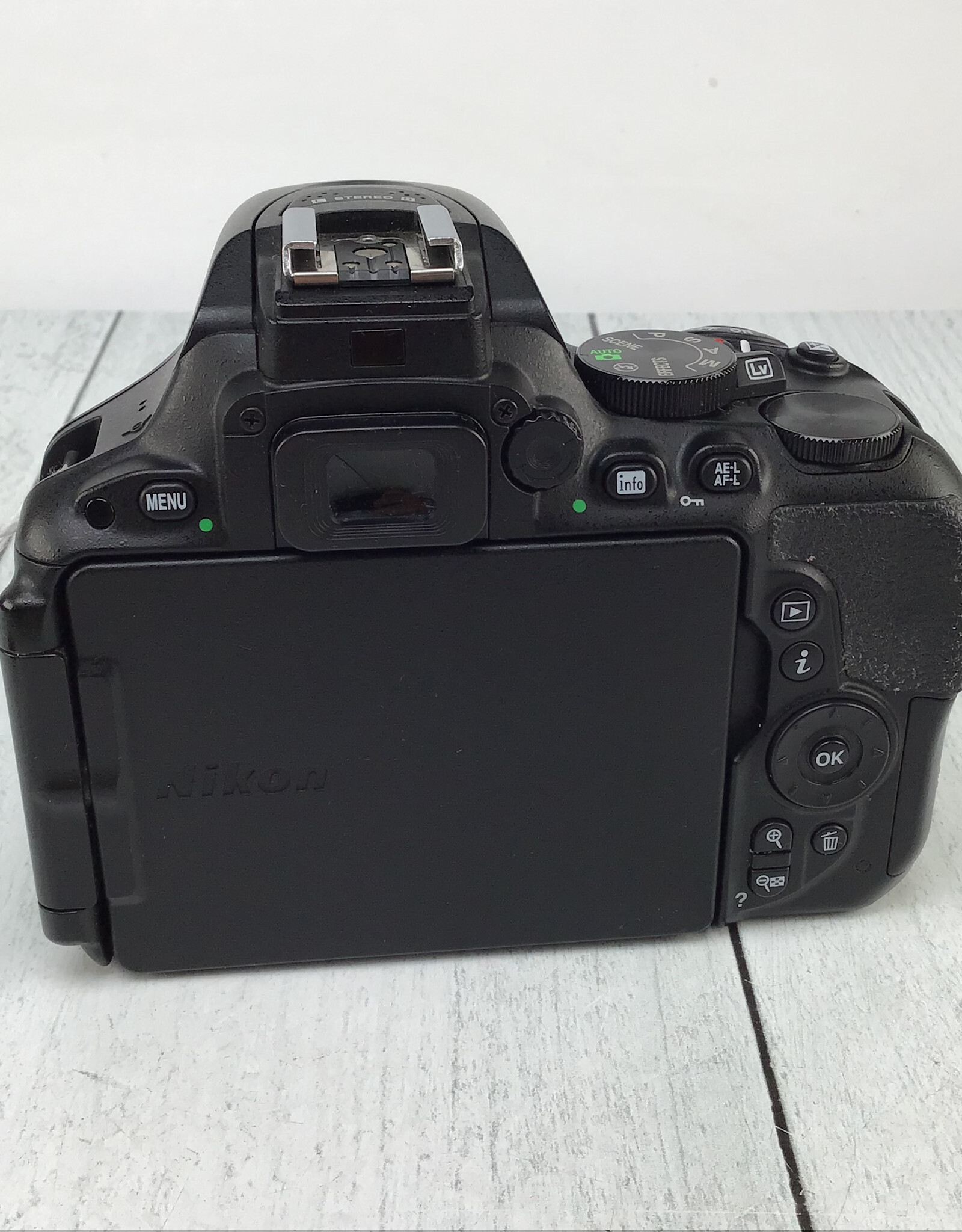 NIKON Nikon D5500 Camera w/ AF-P 18-55mm VR Used Good