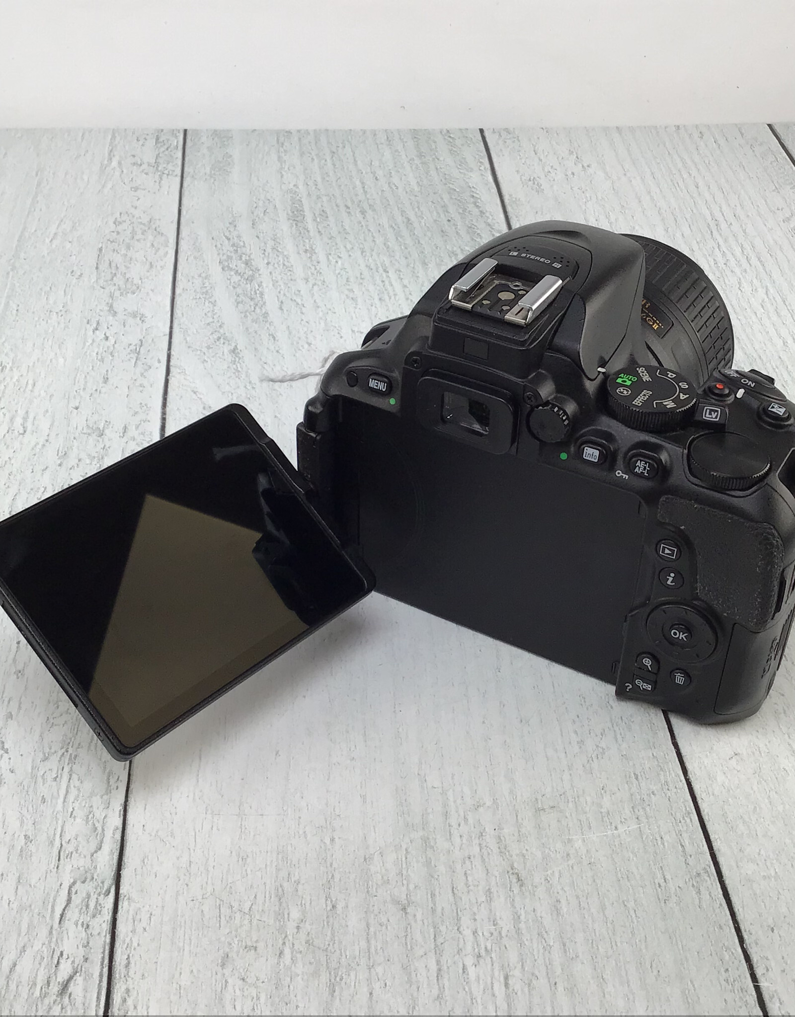 NIKON Nikon D5500 Camera w/ AF-P 18-55mm VR Used Good