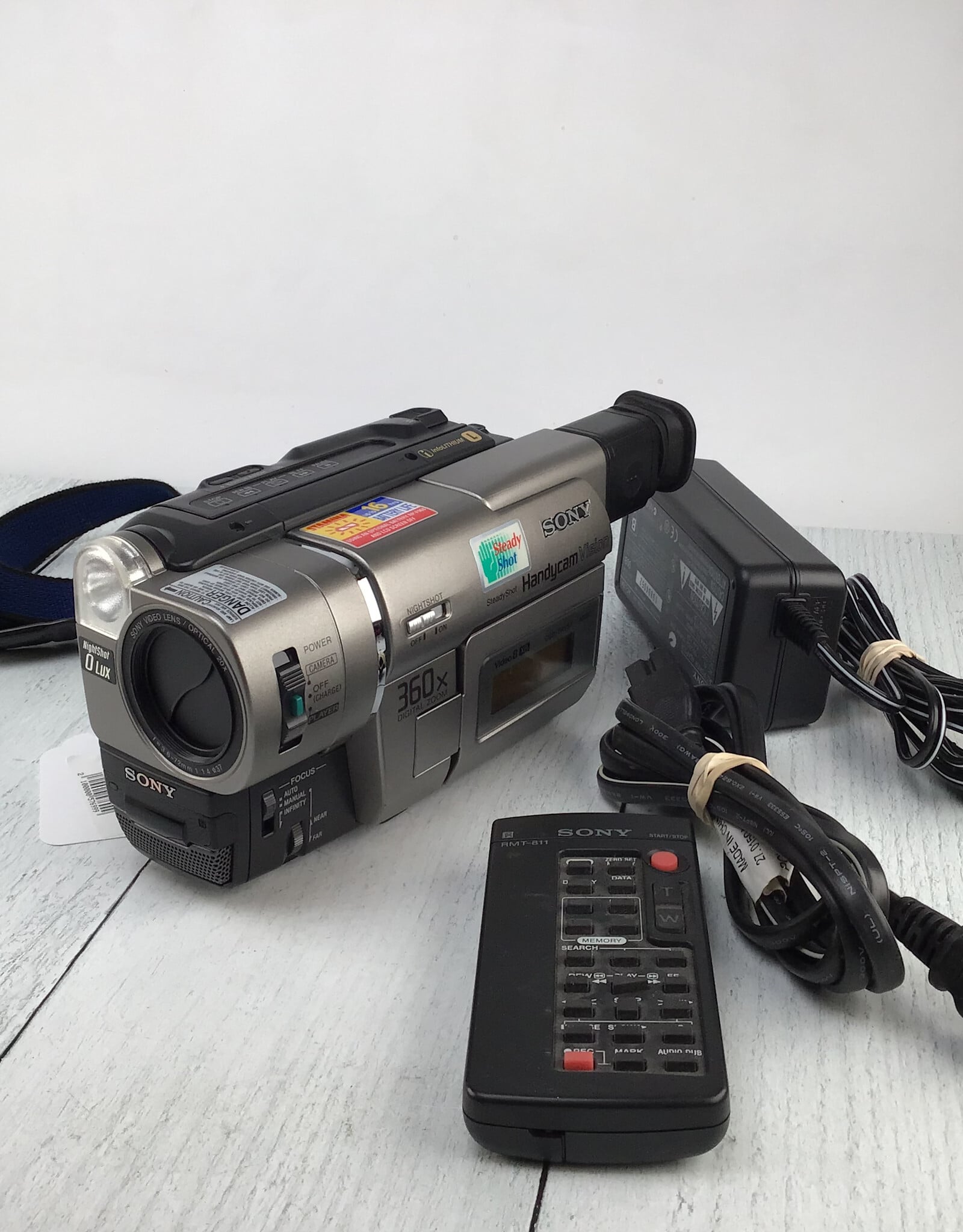 SONY Sony Handycam CCD-TRV57 Camcorder Used Good