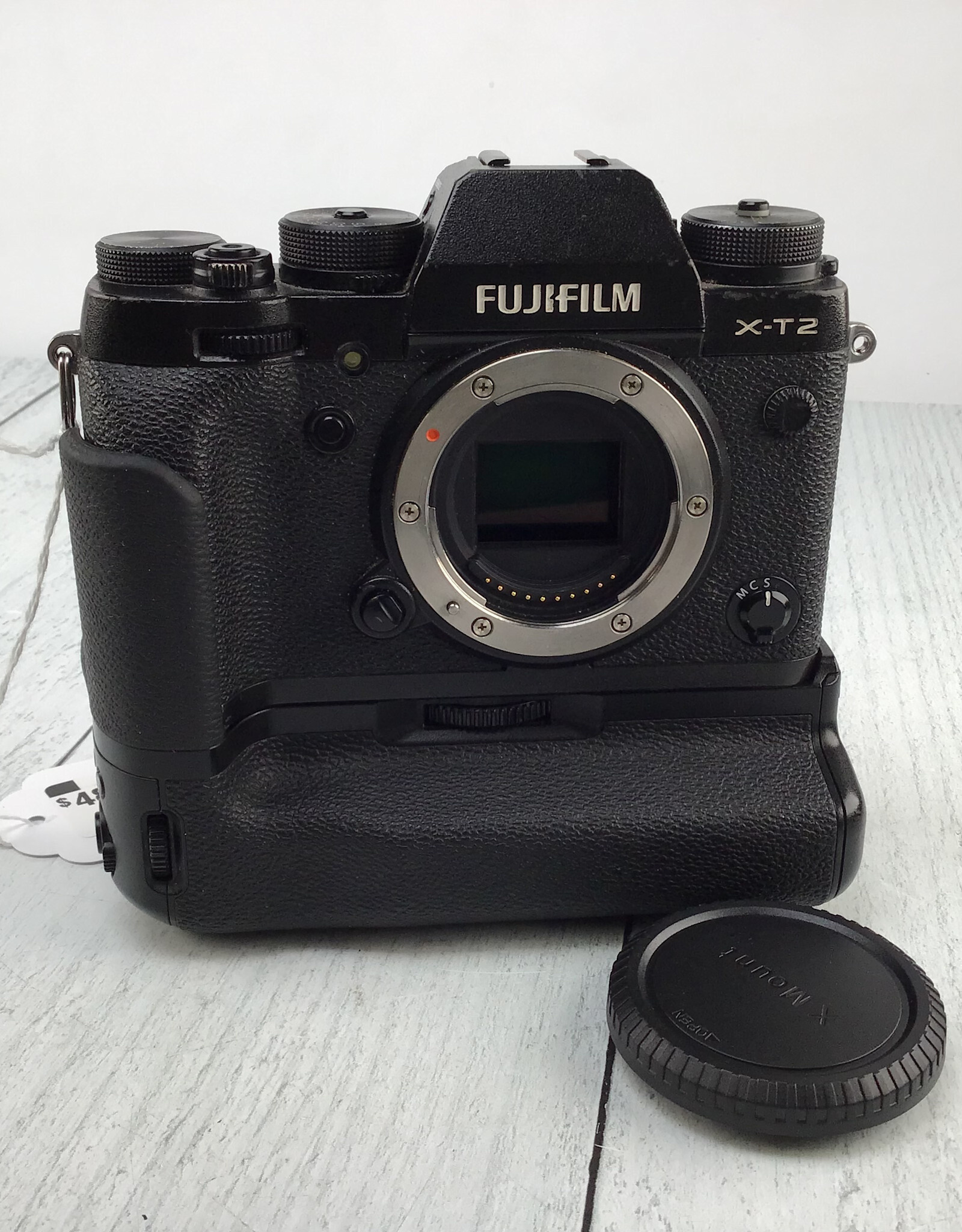 FUJI Fuji X-T2 Camera w/ VPB-XT2 Grip Used Fair