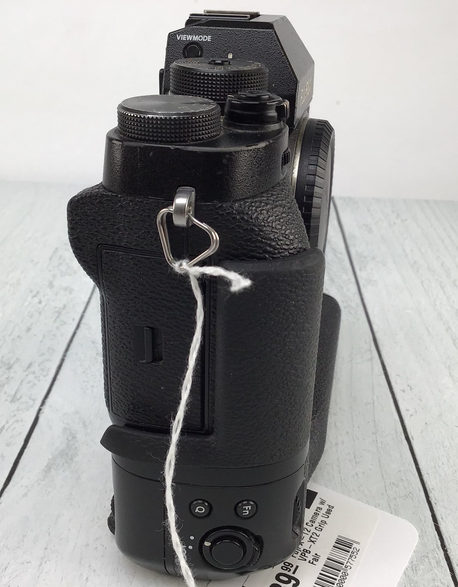 FUJI Fuji X-T2 Camera w/ VPB-XT2 Grip Used Fair