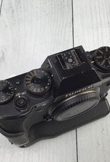 FUJI Fuji X-T2 Camera w/ VPB-XT2 Grip Used Fair