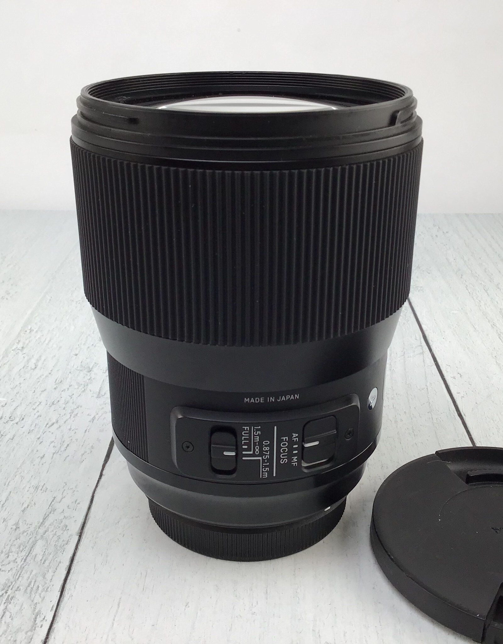 SIGMA Sigma Art 135mm f1.8 DG Lens Used Good