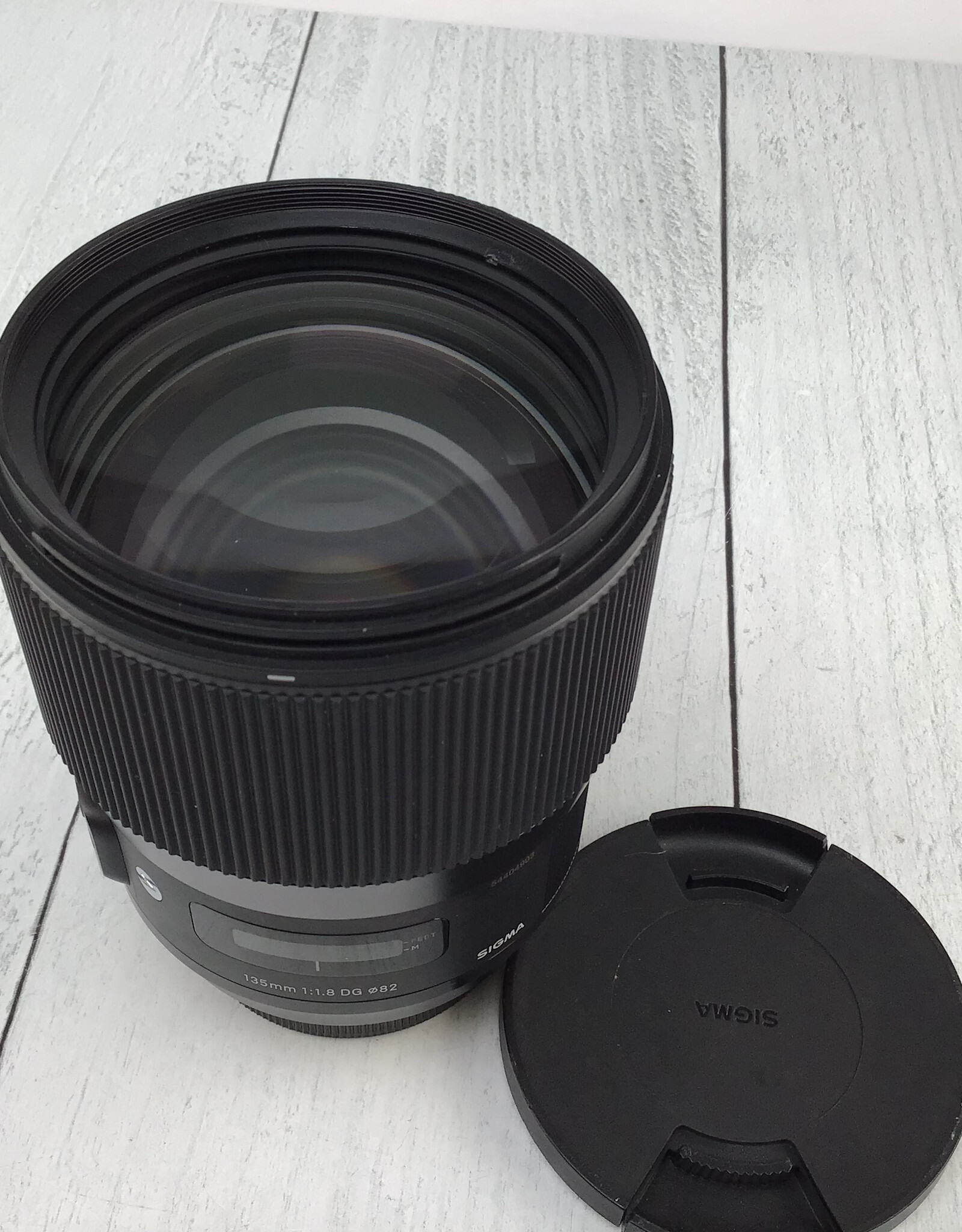 SIGMA Sigma Art 135mm f1.8 DG Lens Used Good