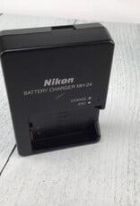 NIKON Nikon MH-24 Battery Charger for EN-EL14 Used Good
