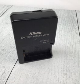 NIKON Nikon MH-24 Battery Charger for EN-EL14 Used Good